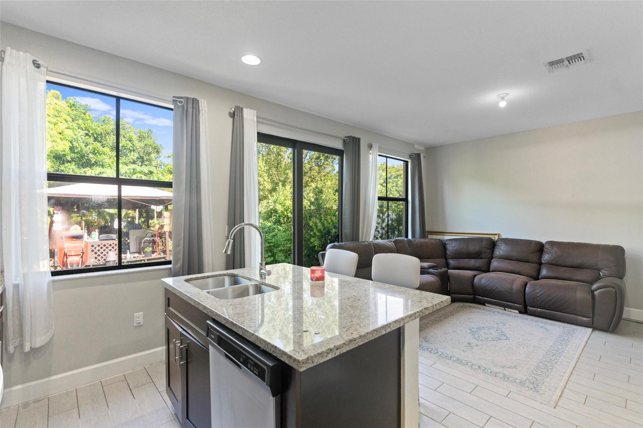 5215 NW 50th Terrace