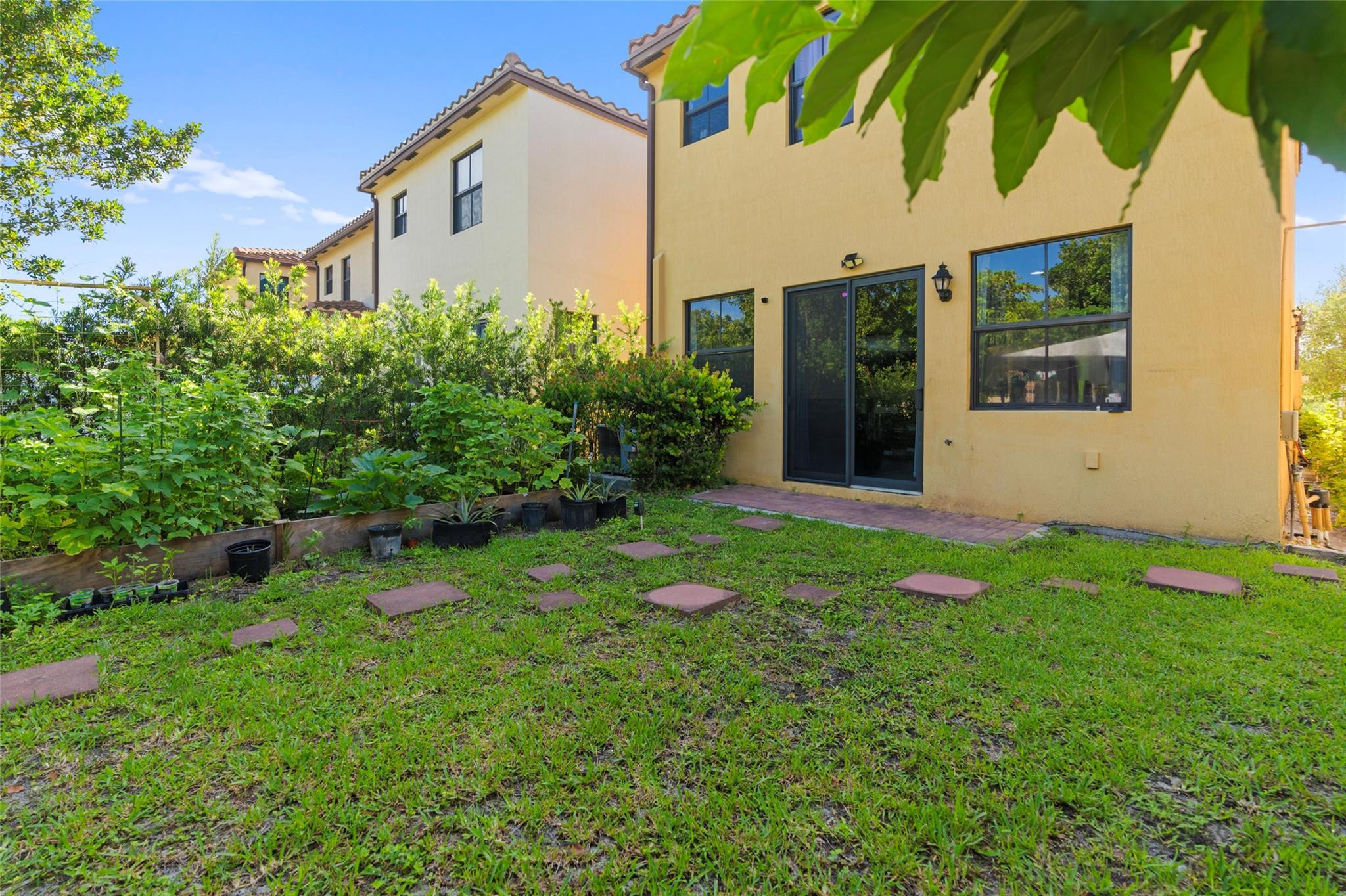 5215 NW 50th Terrace