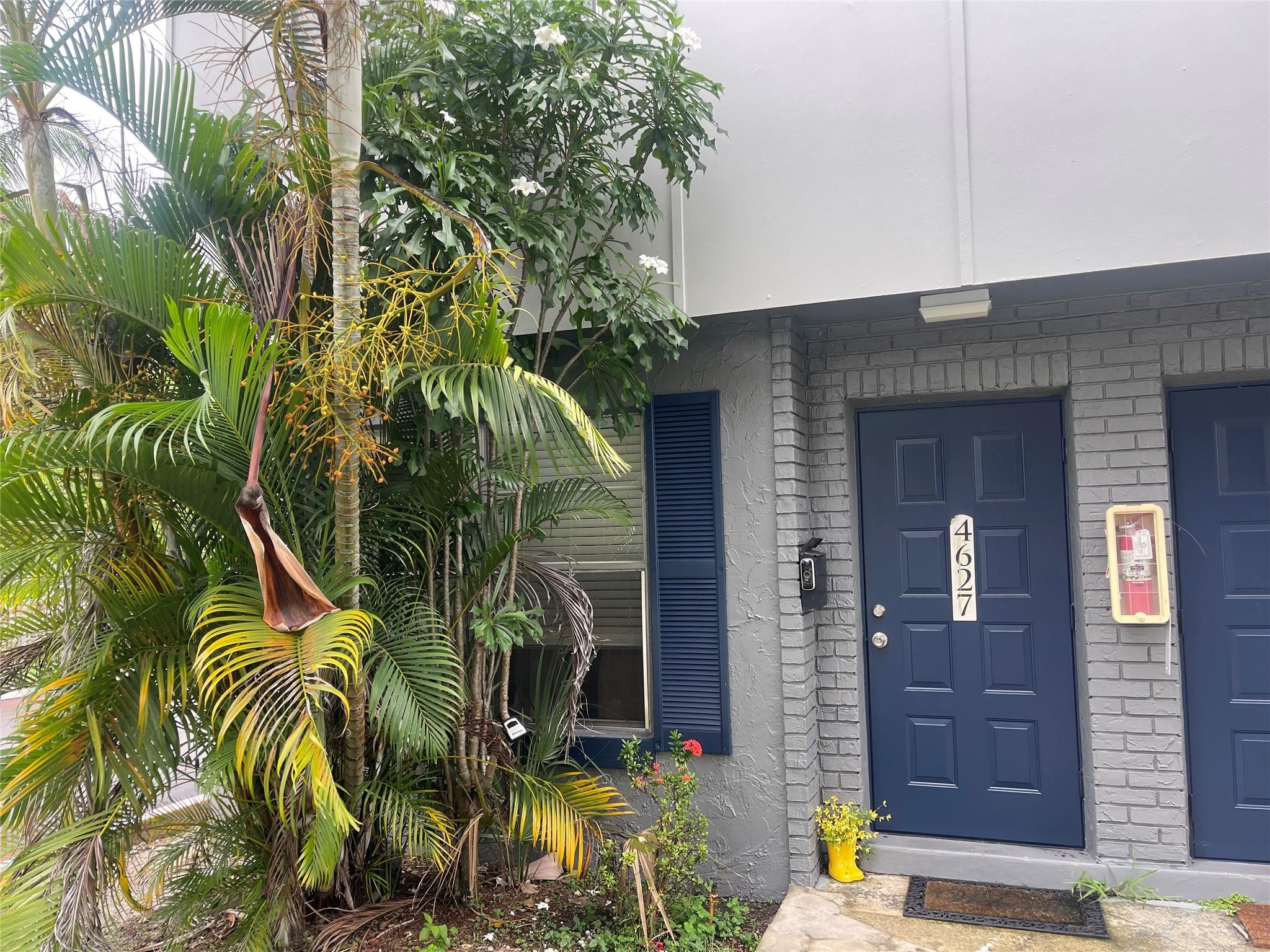 4627 NW 9th Drive 4627