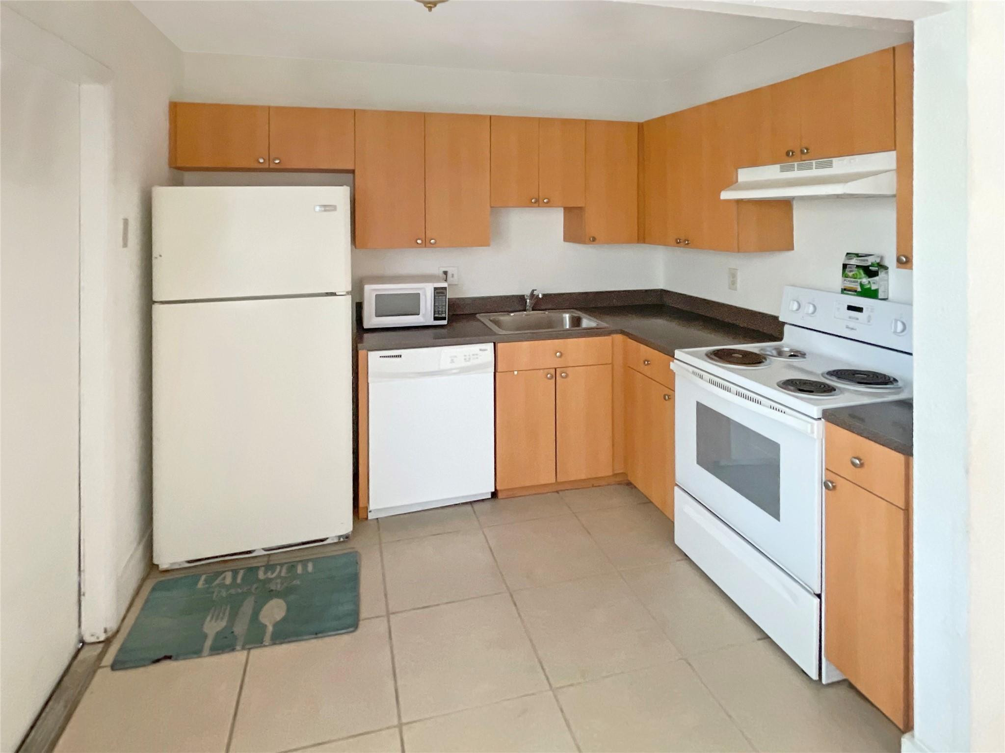 4627 NW 9th Drive 4627