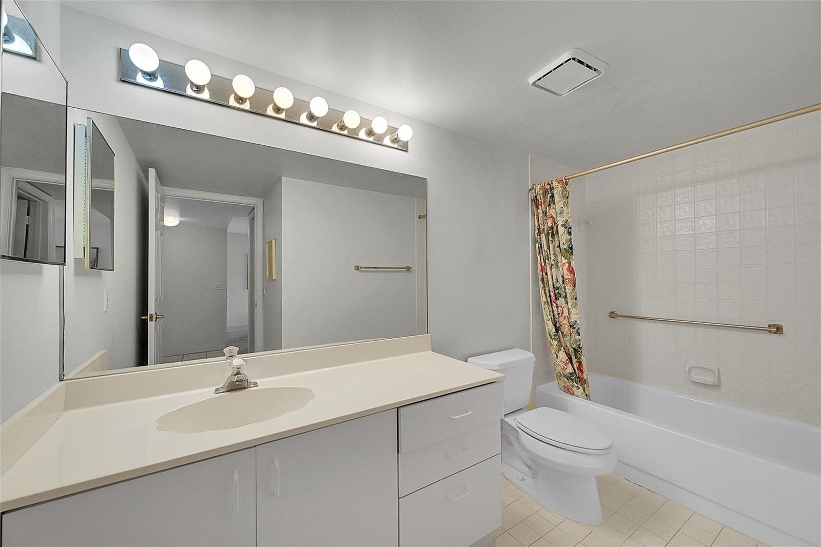 2560 NW 103rd Avenue # 205