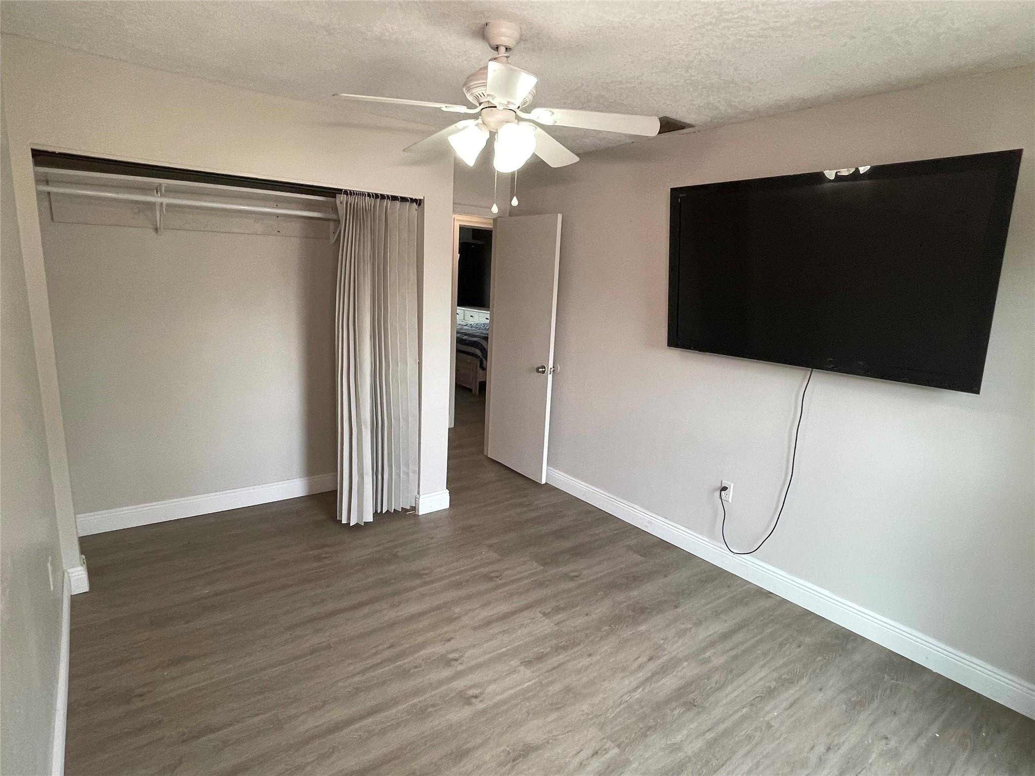 4000 Del Rio Way