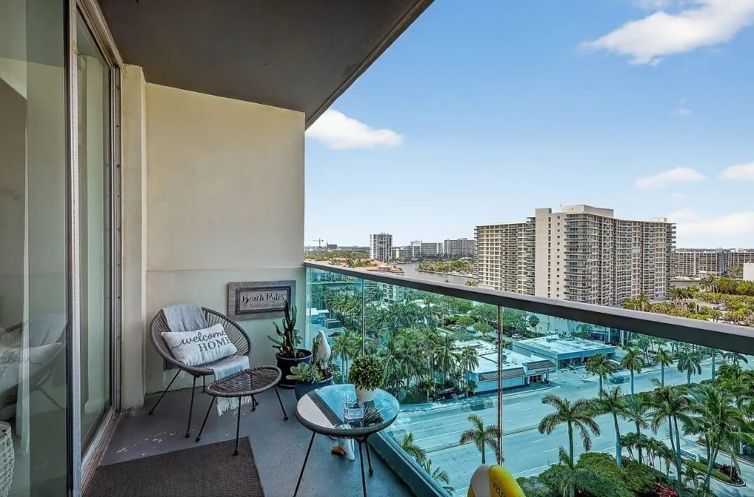 4001 S Ocean Drive 14g