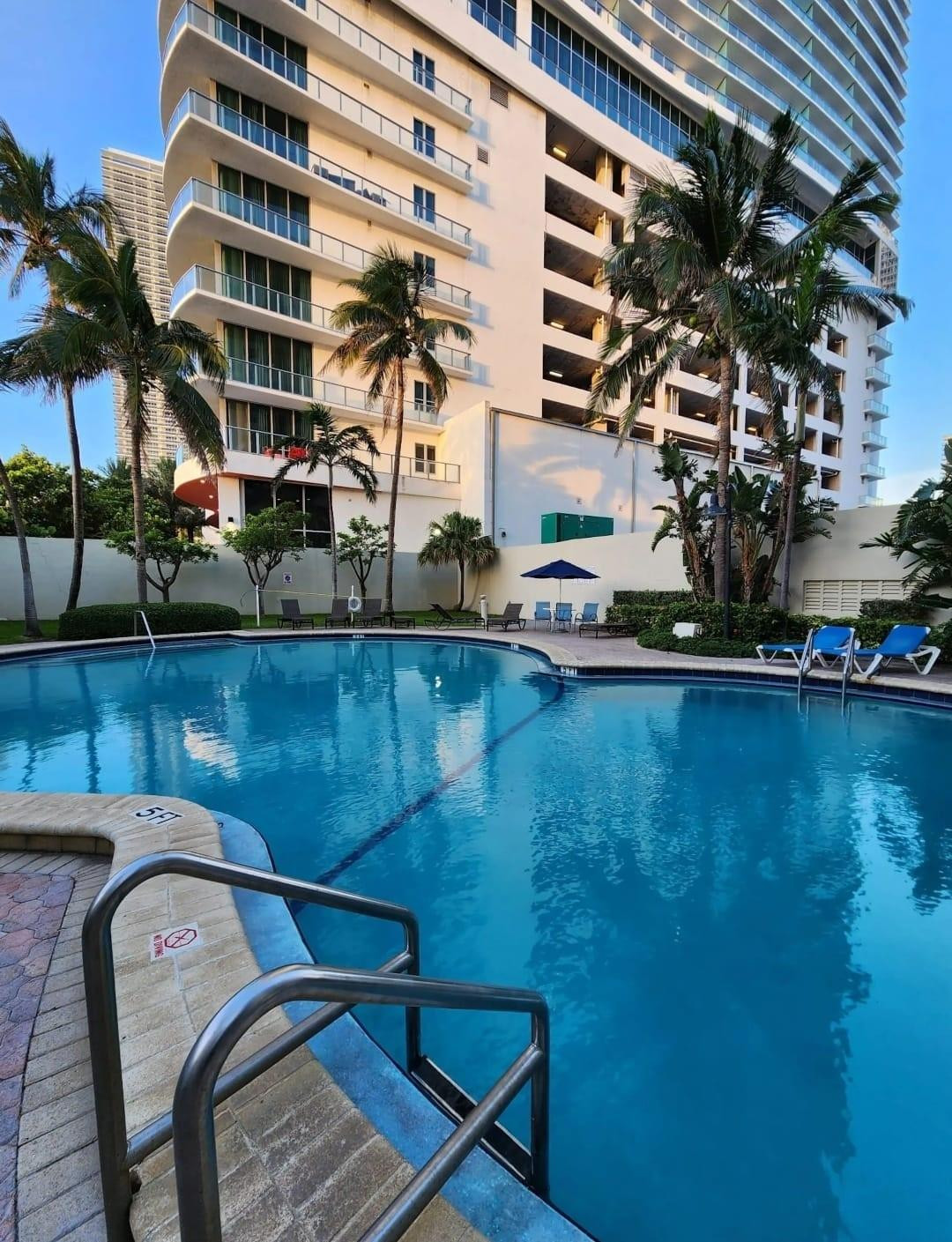 4001 S Ocean Drive 14g