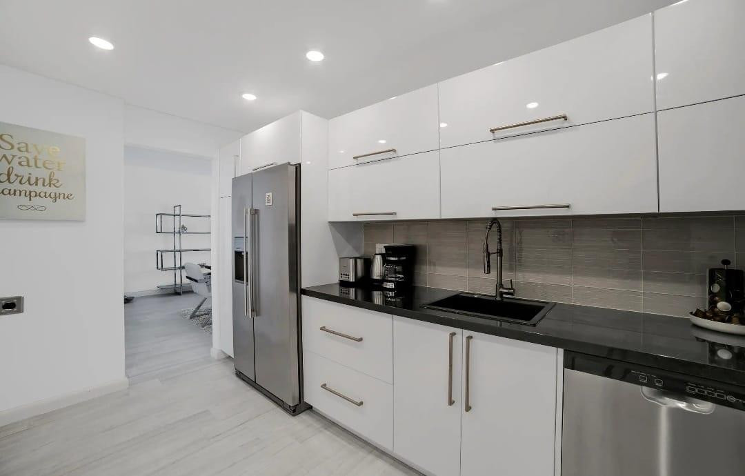 4001 S Ocean Drive 14g
