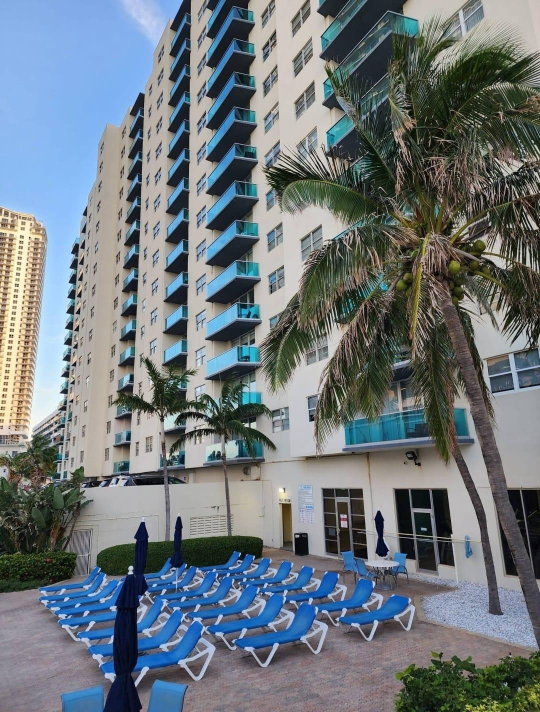 4001 S Ocean Drive 14g