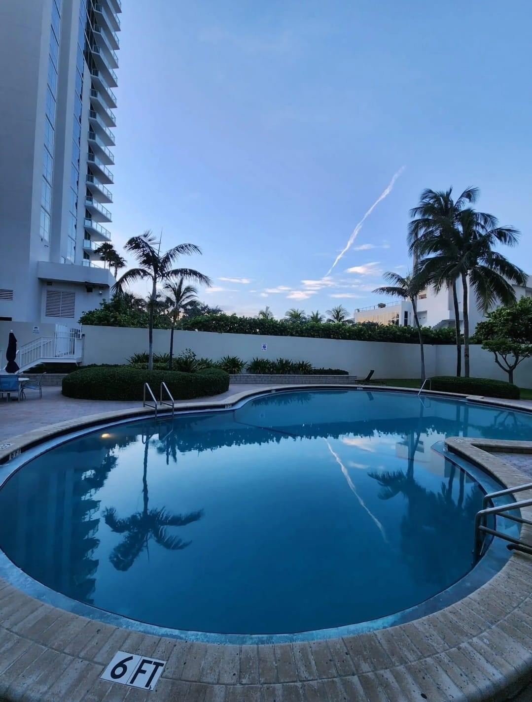 4001 S Ocean Drive 14g