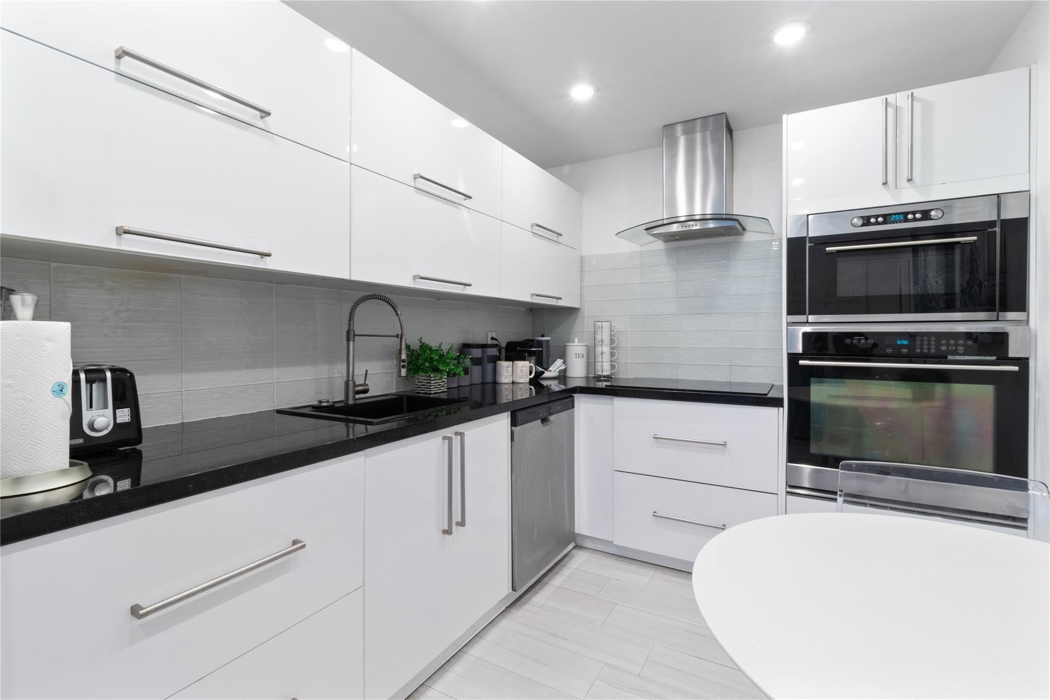 4001 S Ocean Drive 14g