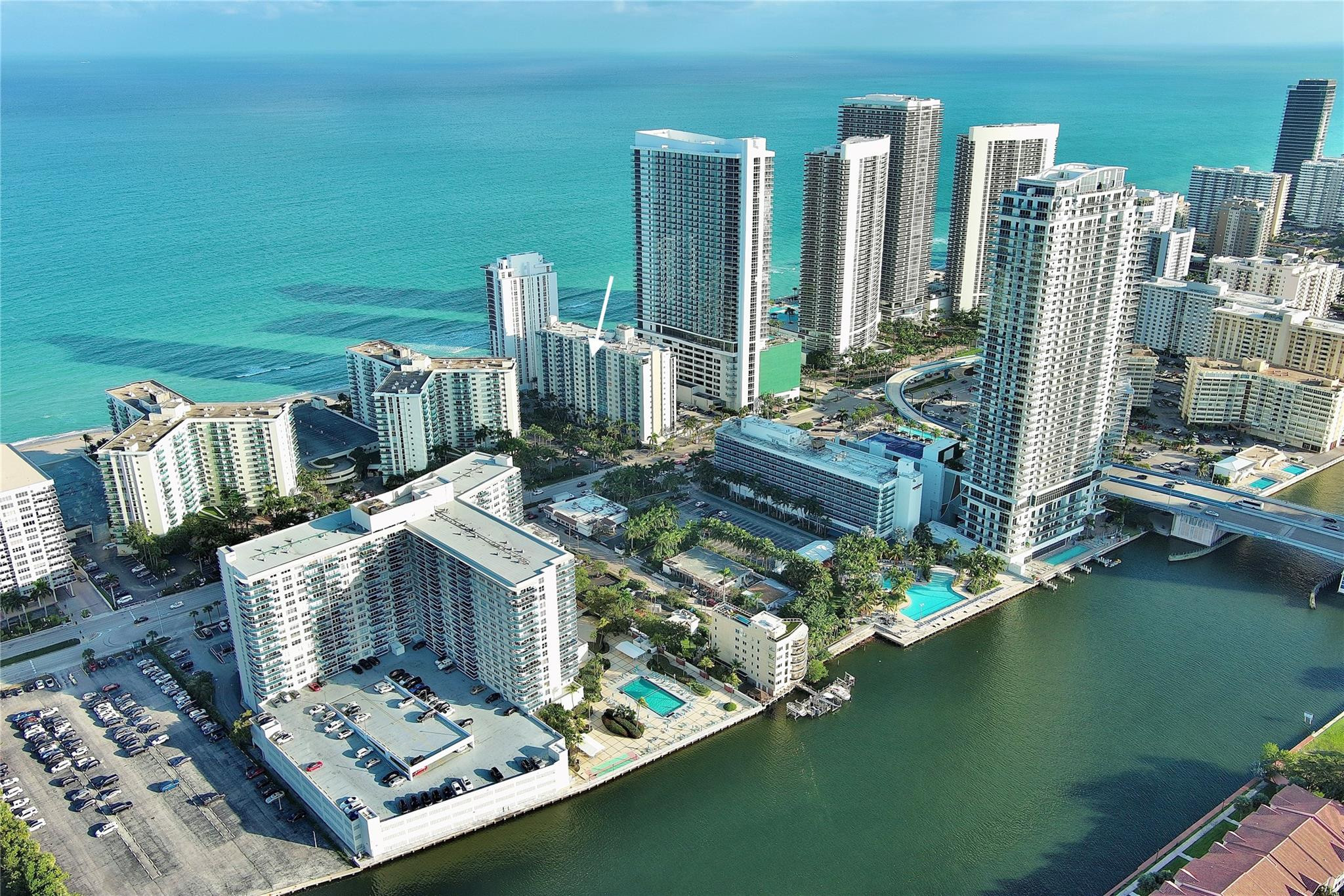 4001 S Ocean Drive 14g