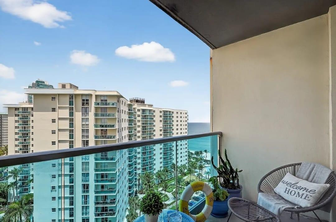 4001 S Ocean Drive 14g