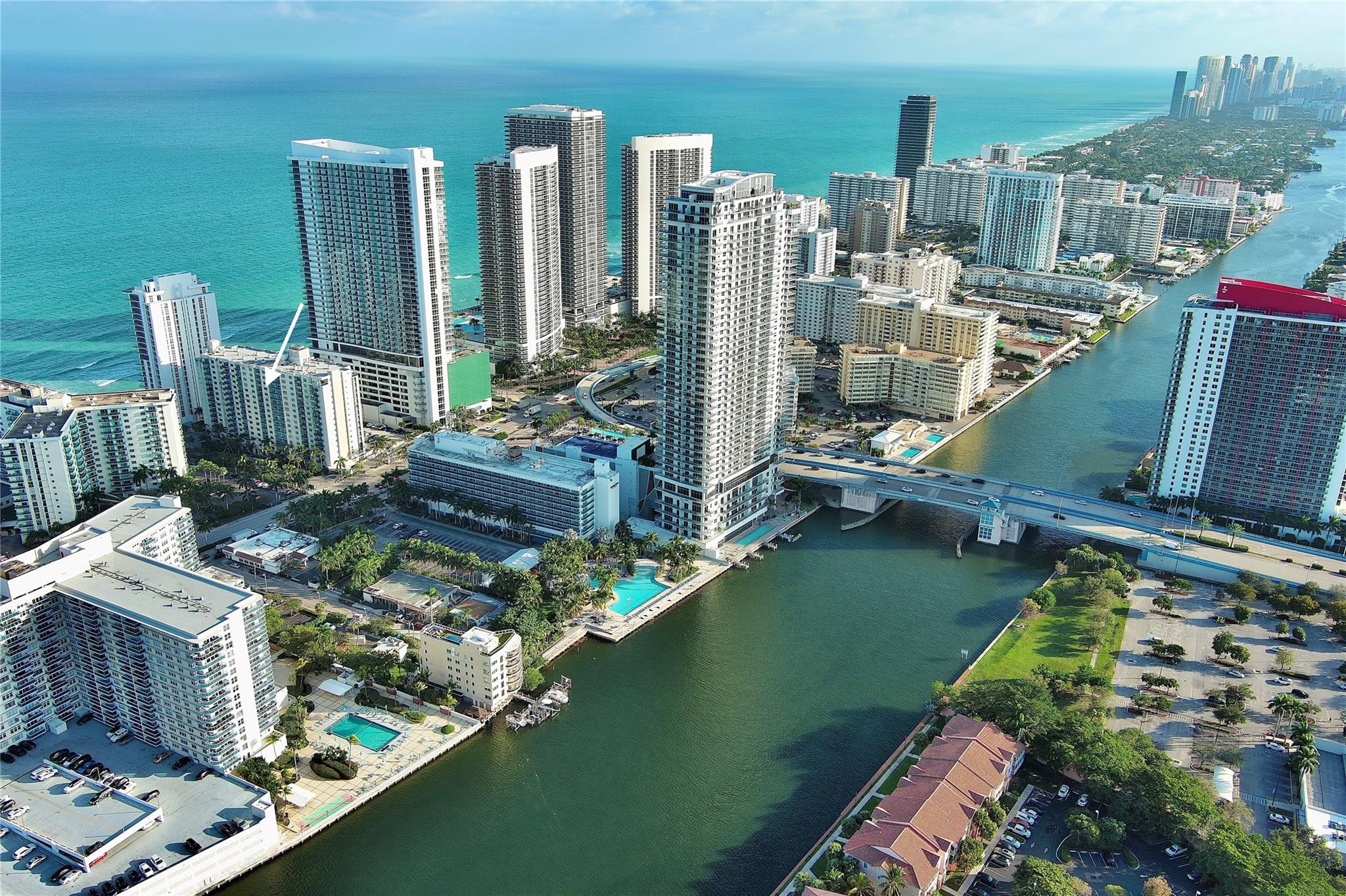 4001 S Ocean Drive 14g