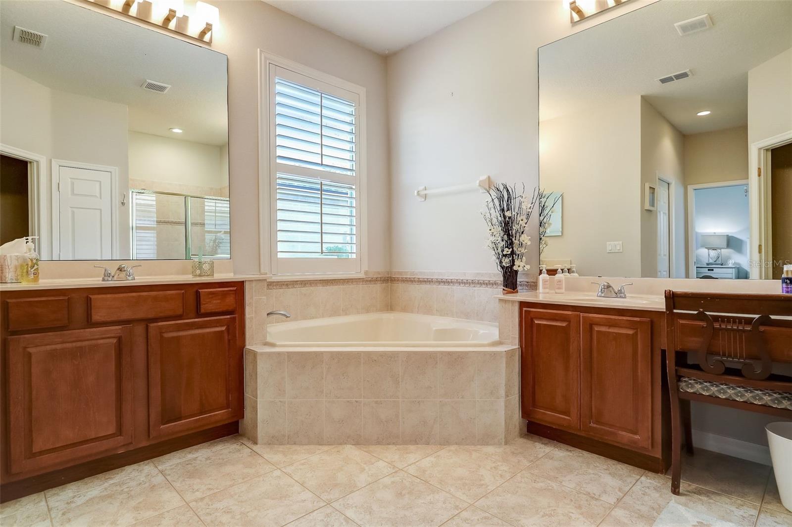 2320 WINTERMERE POINTE DR