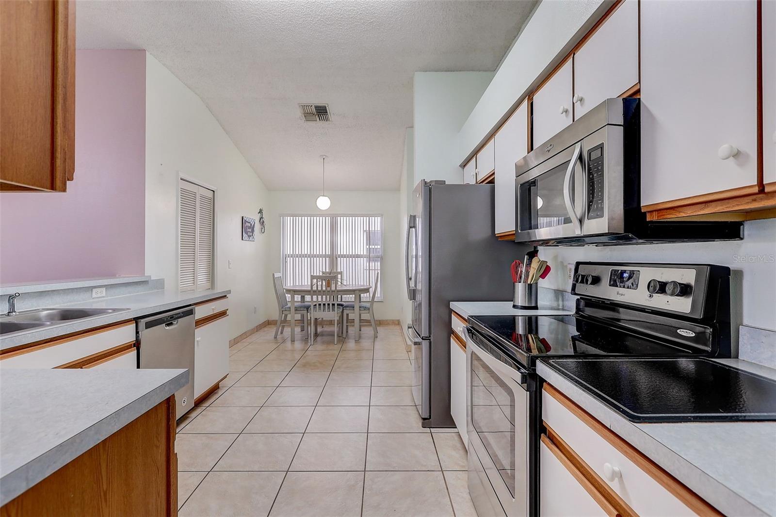 2611 BROOKSHIRE CT
