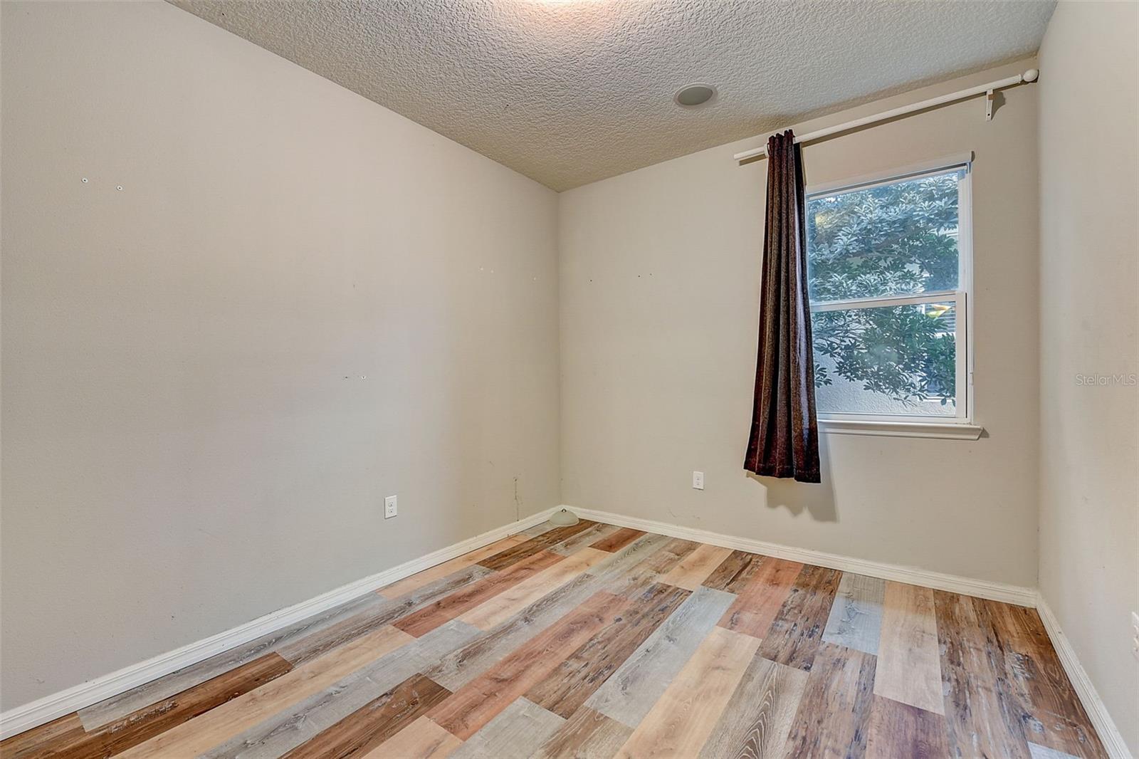 8013 BOWERY DR