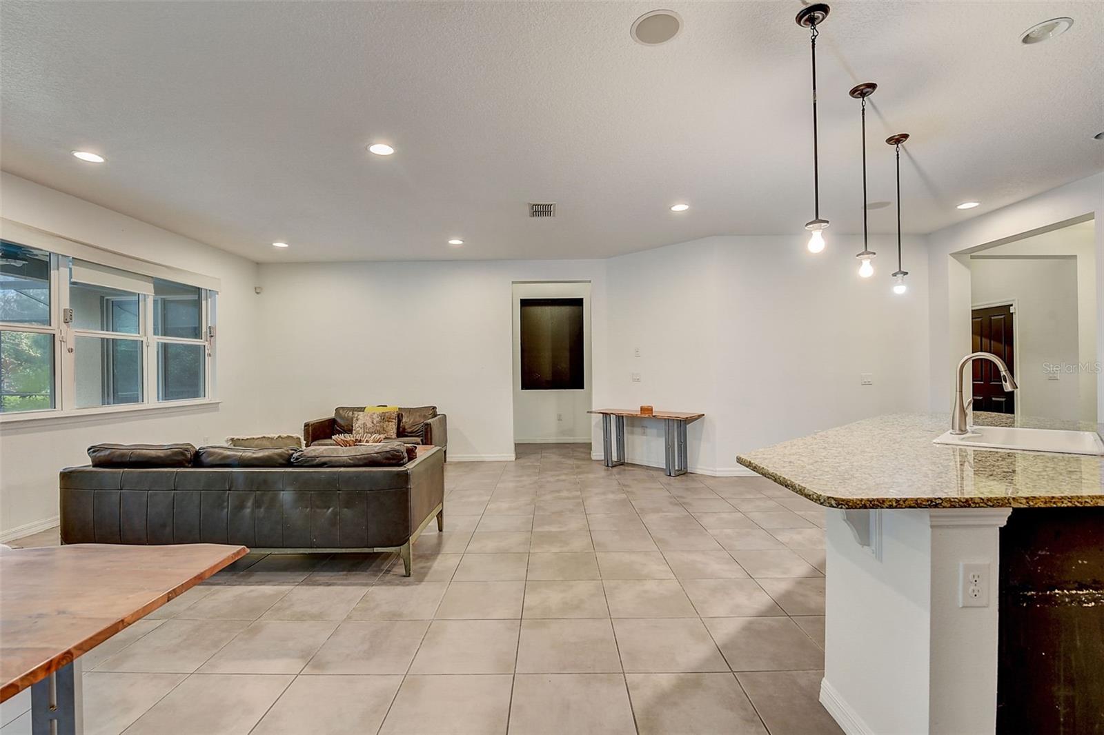 8013 BOWERY DR