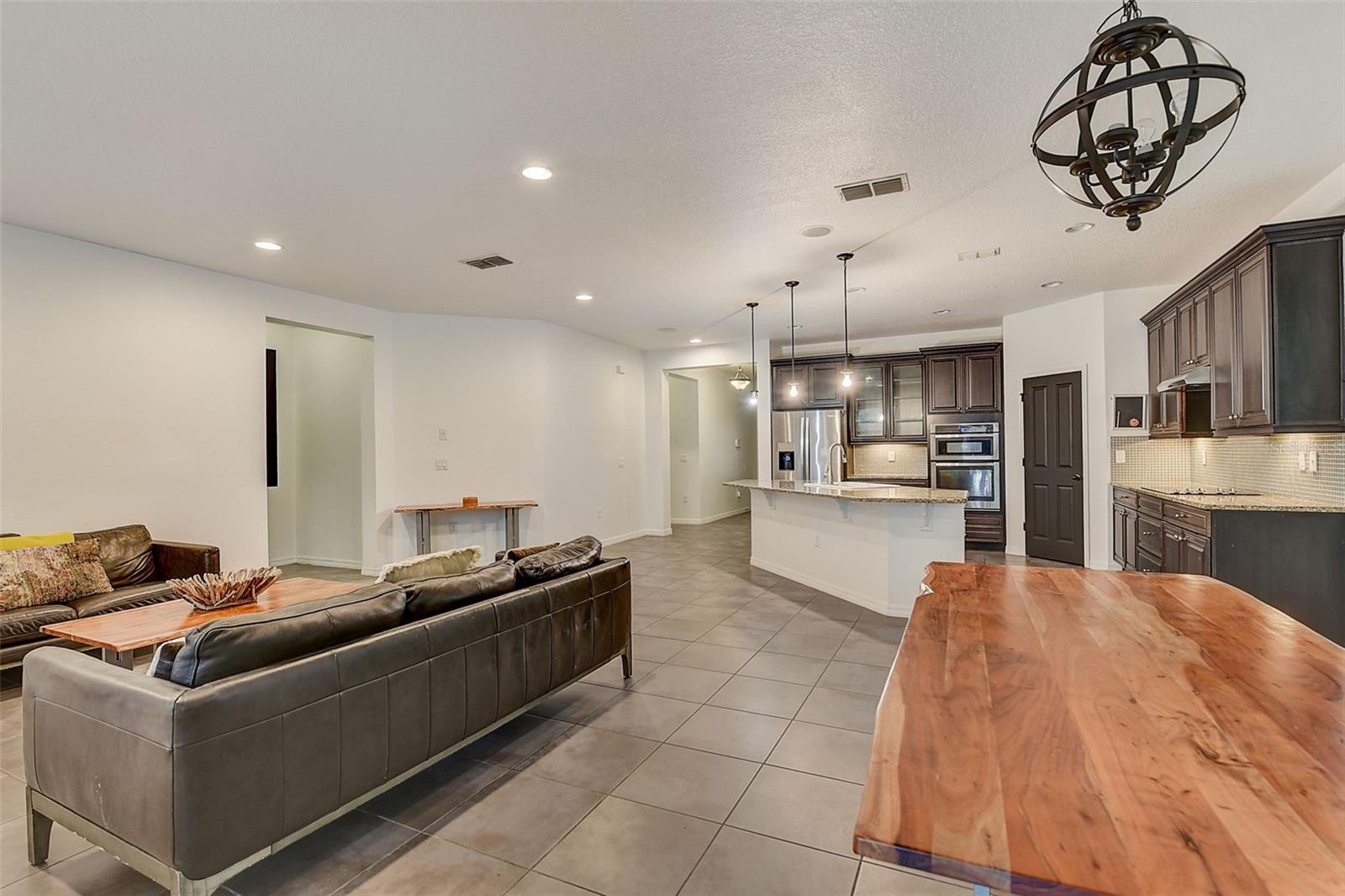 8013 BOWERY DR