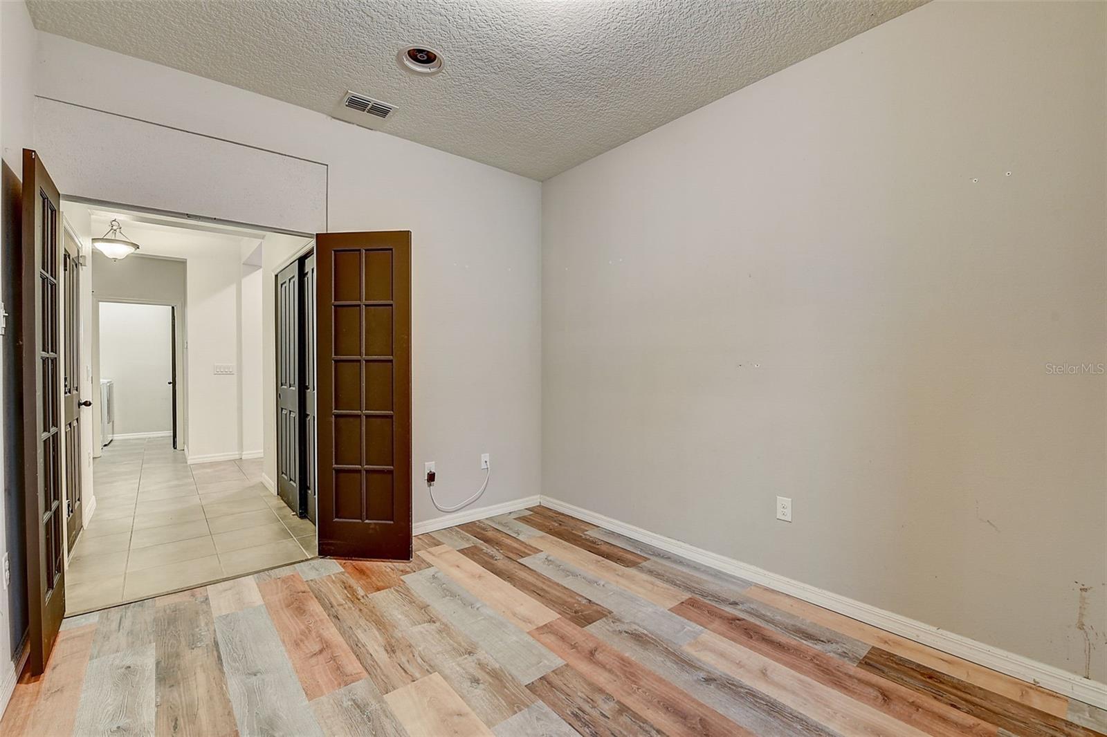 8013 BOWERY DR