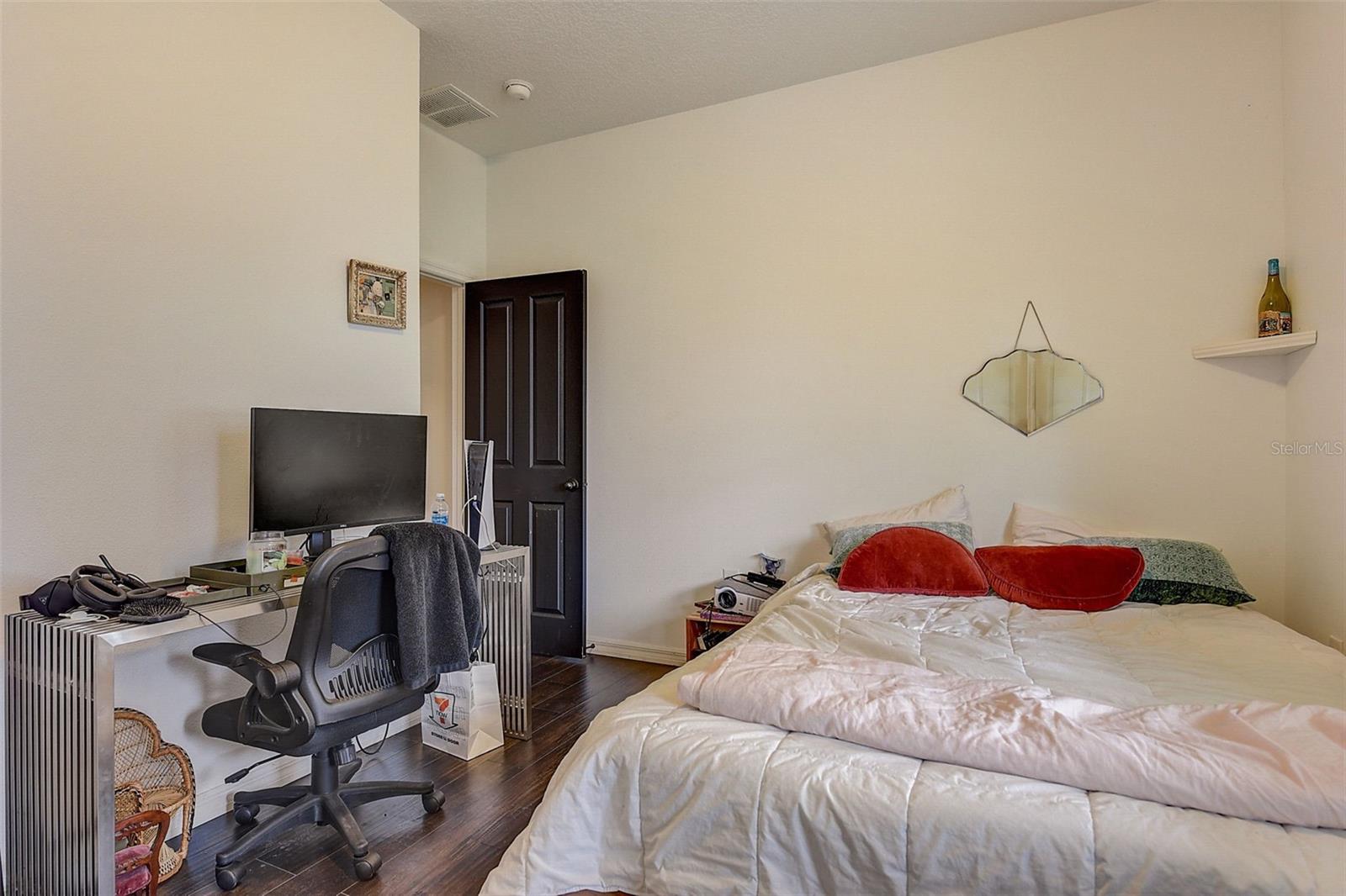 8013 BOWERY DR