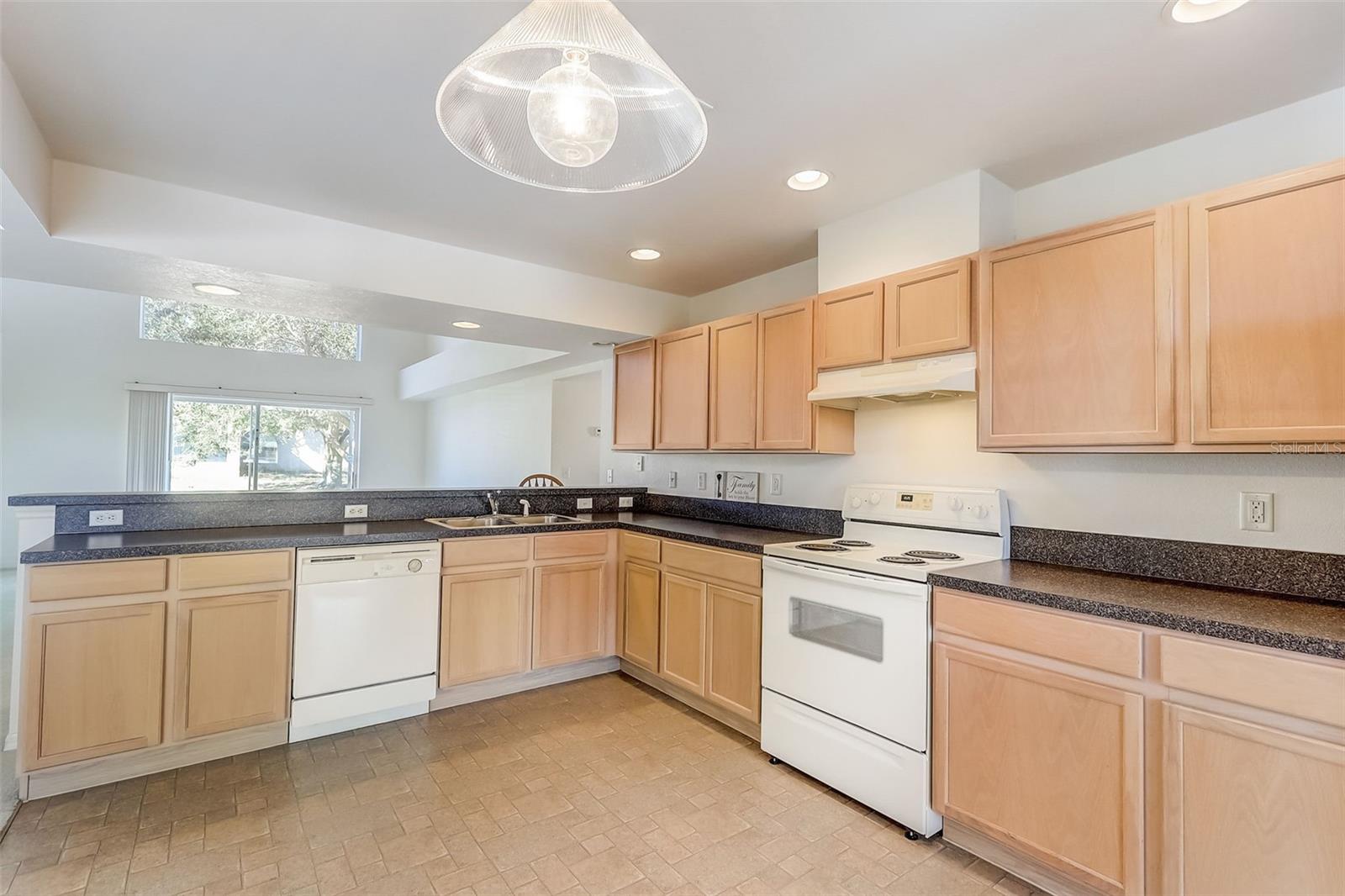 658 SIERRA CIR