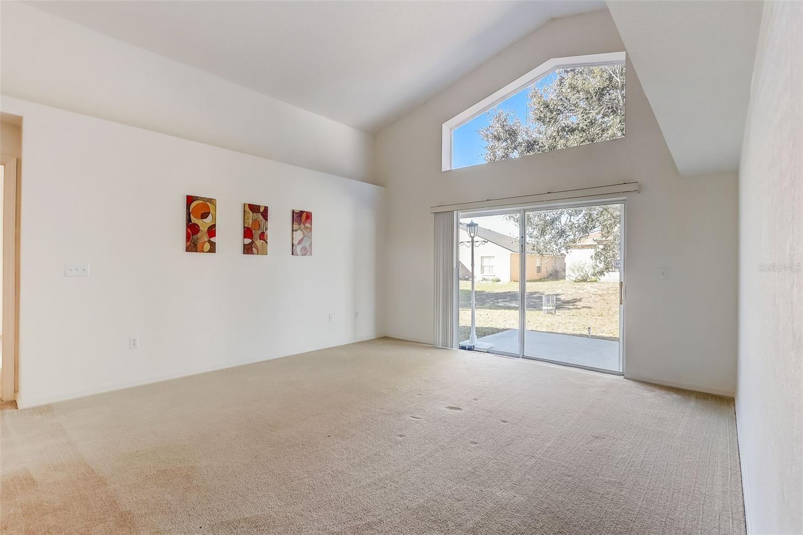 658 SIERRA CIR
