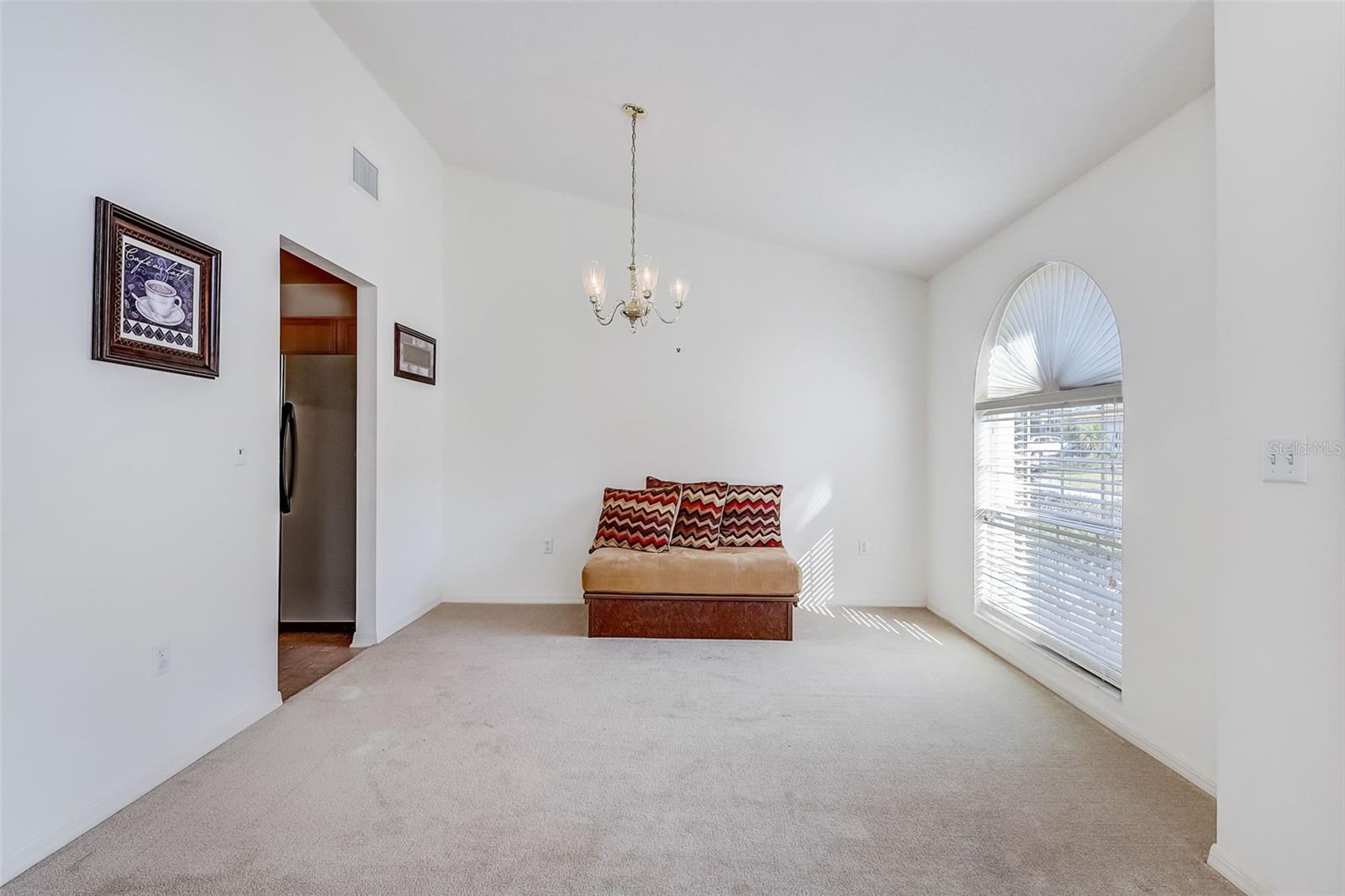 658 SIERRA CIR