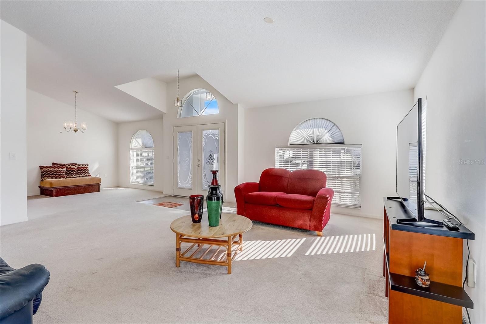 658 SIERRA CIR