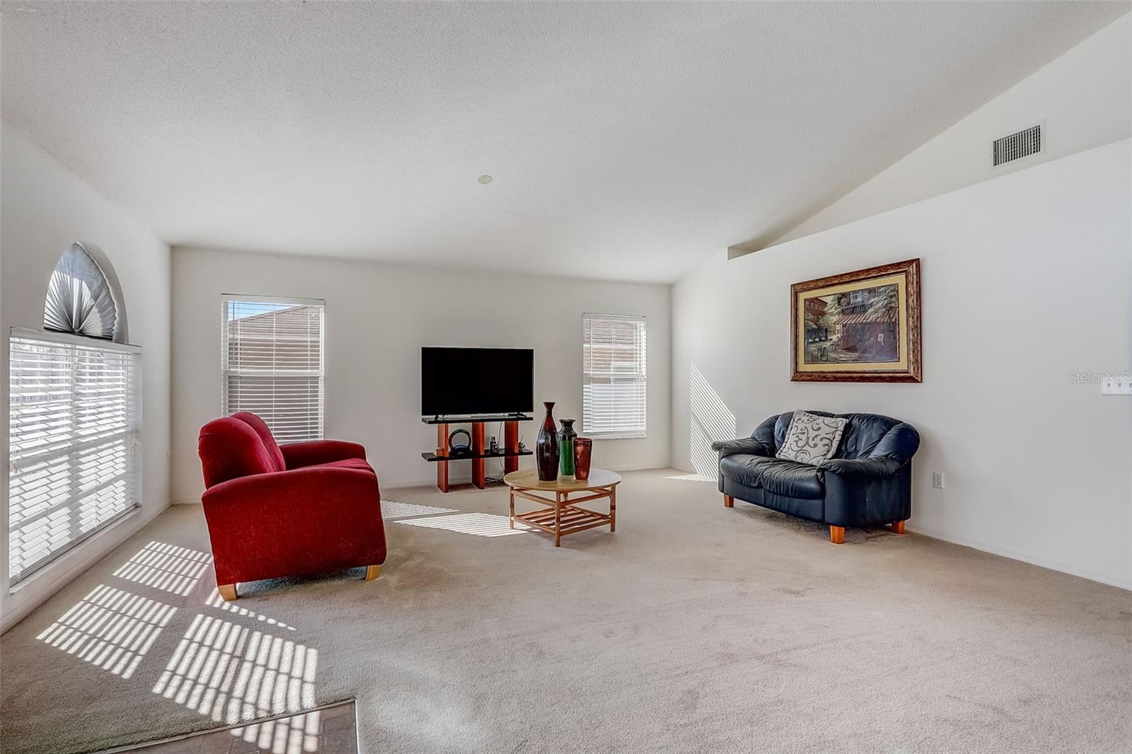 658 SIERRA CIR