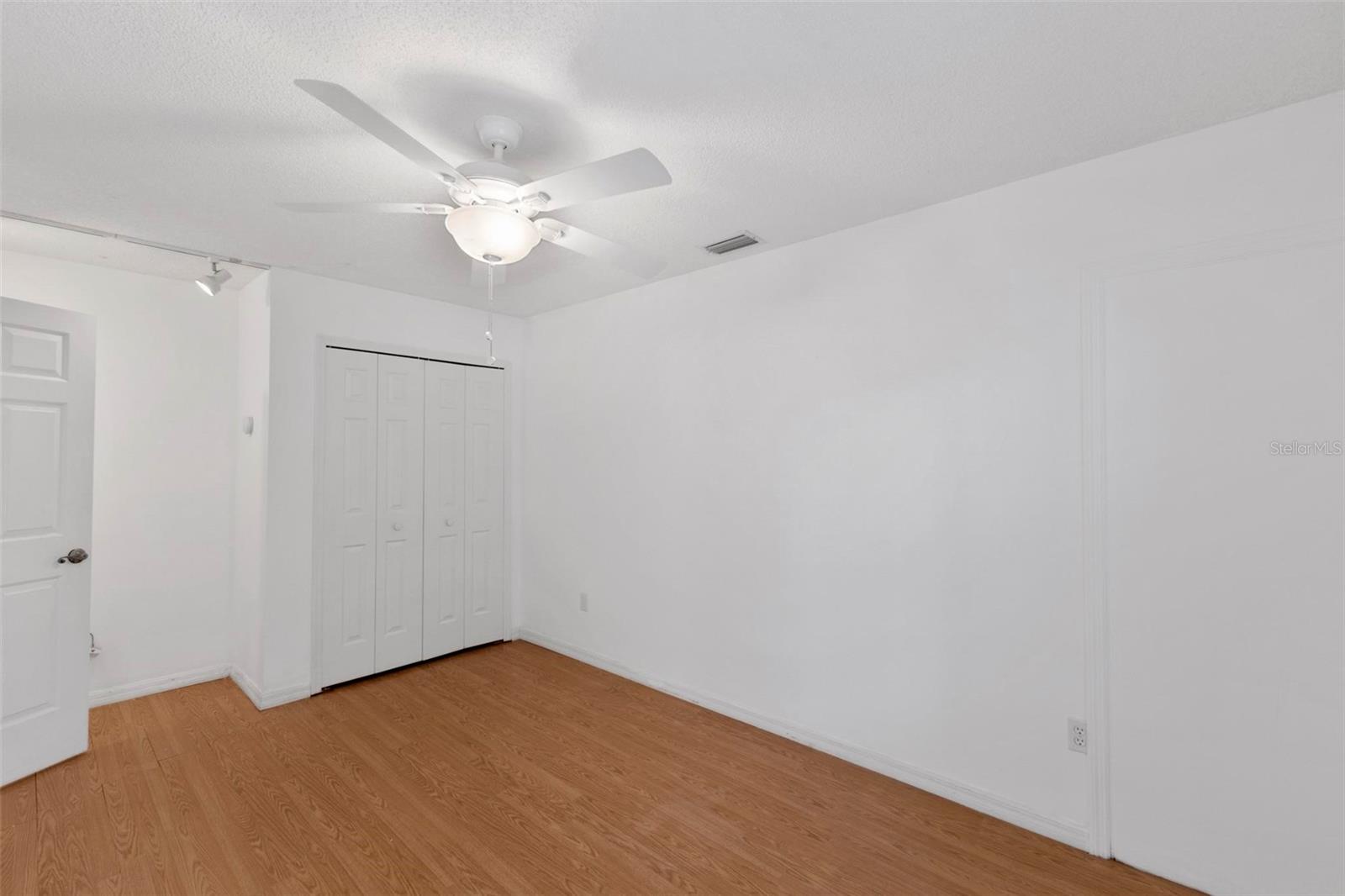 3427 COUNTRY MANOR DR