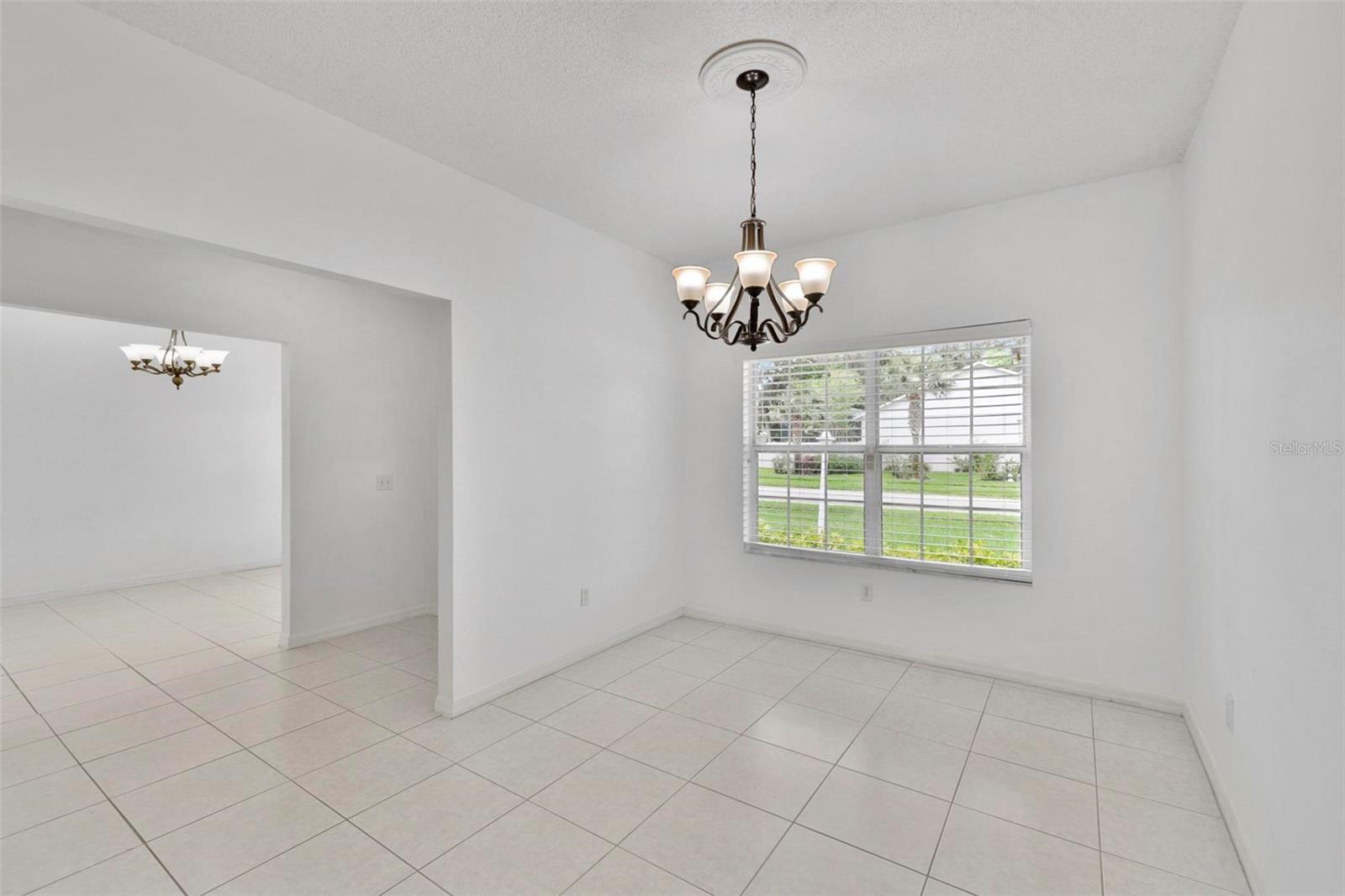 3427 COUNTRY MANOR DR