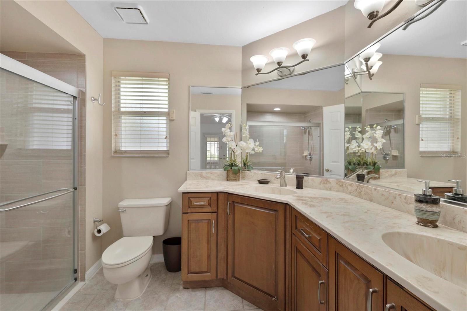 3427 COUNTRY MANOR DR