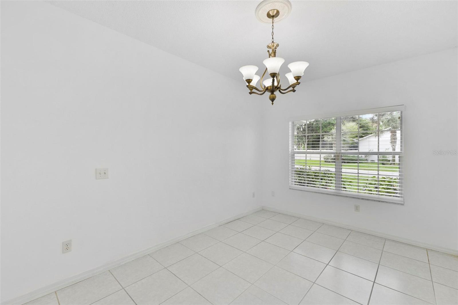 3427 COUNTRY MANOR DR