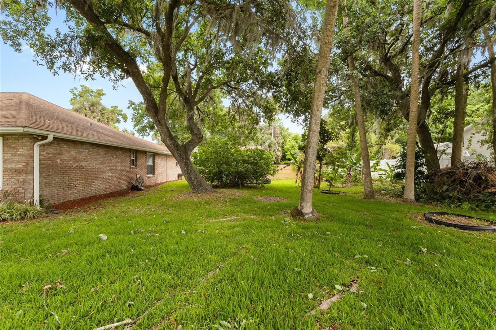 3427 COUNTRY MANOR DR