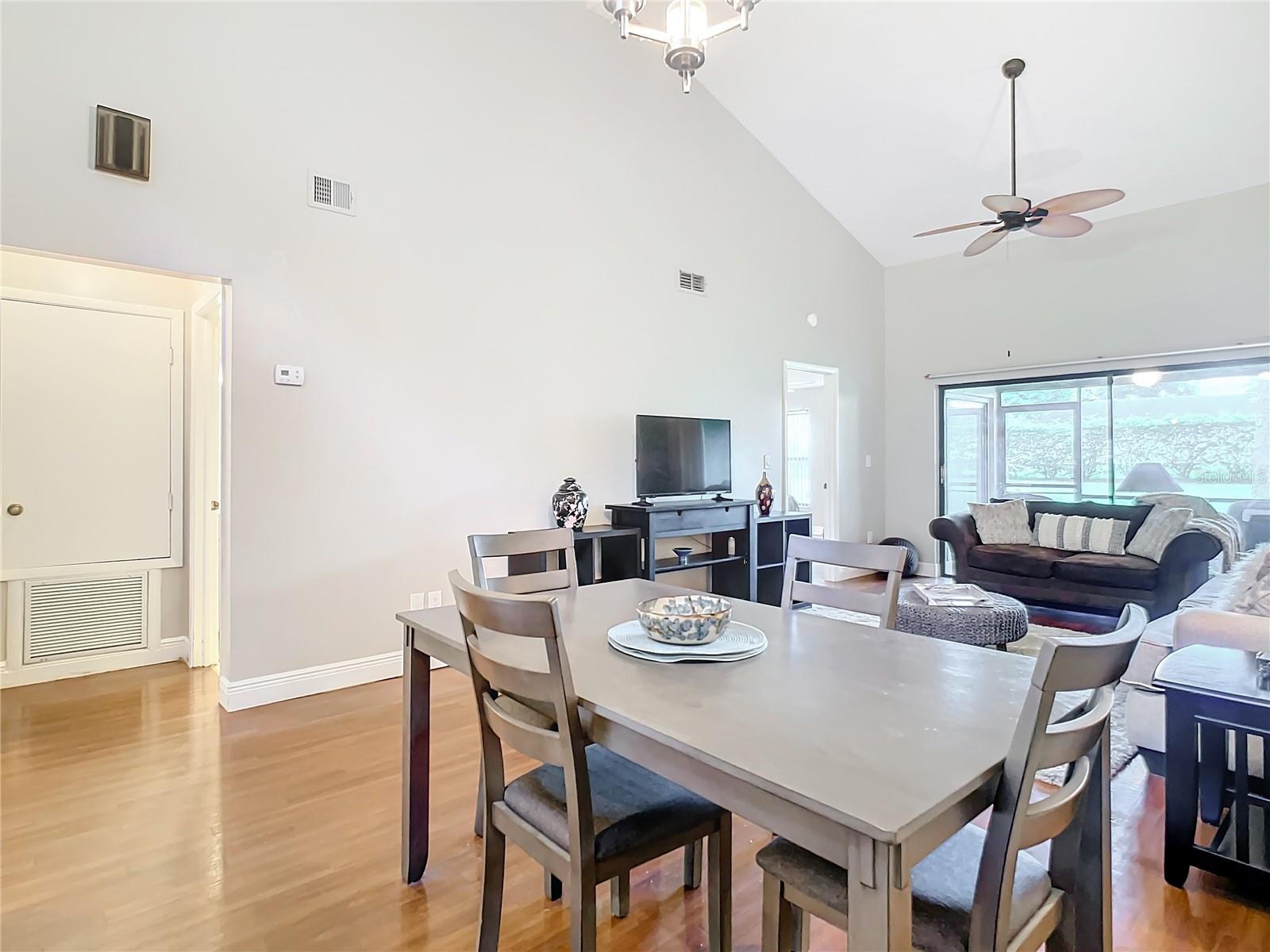603 WOODRIDGE DR