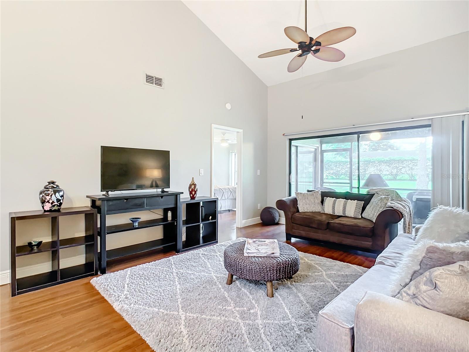 603 WOODRIDGE DR