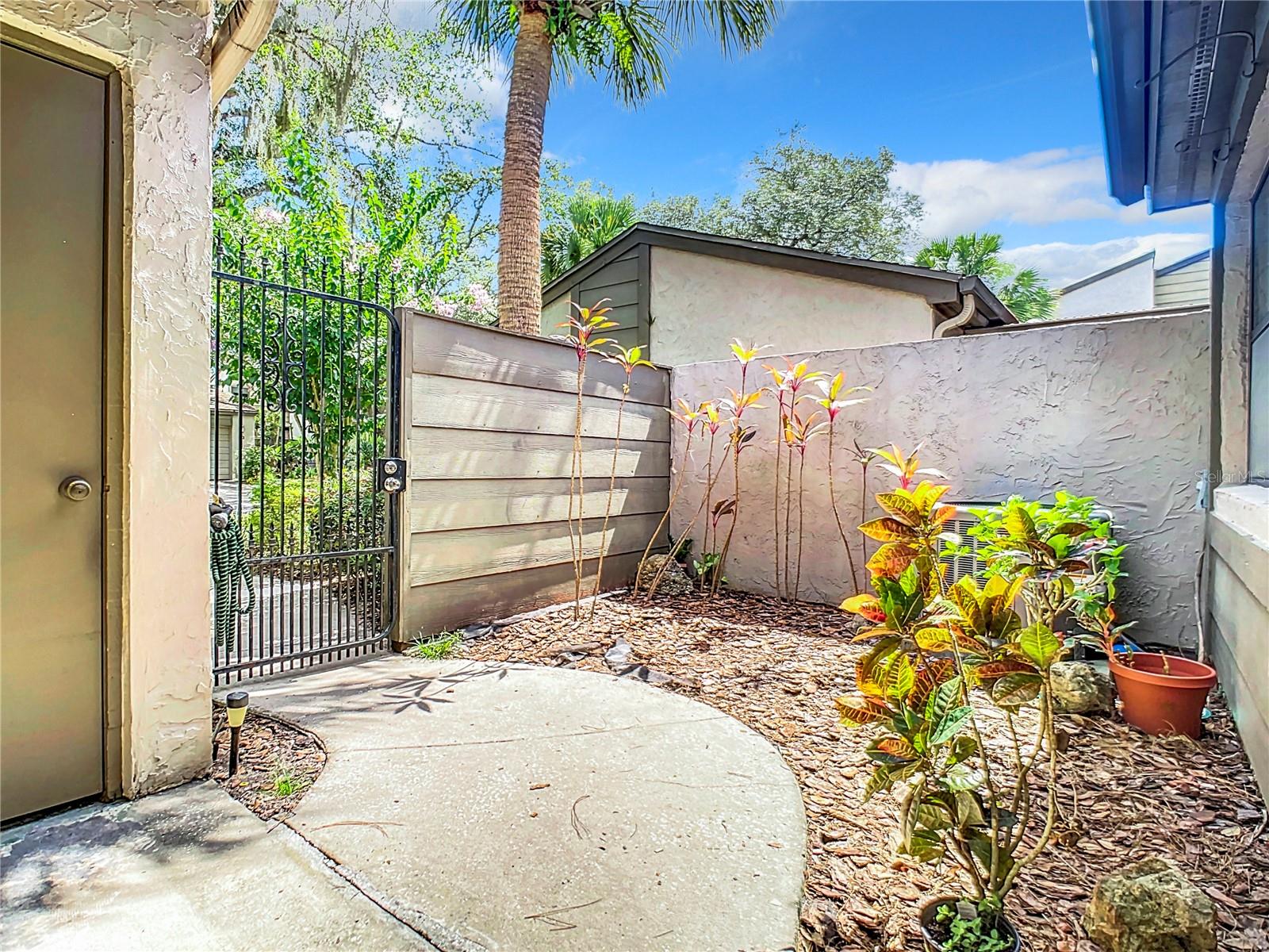 603 WOODRIDGE DR