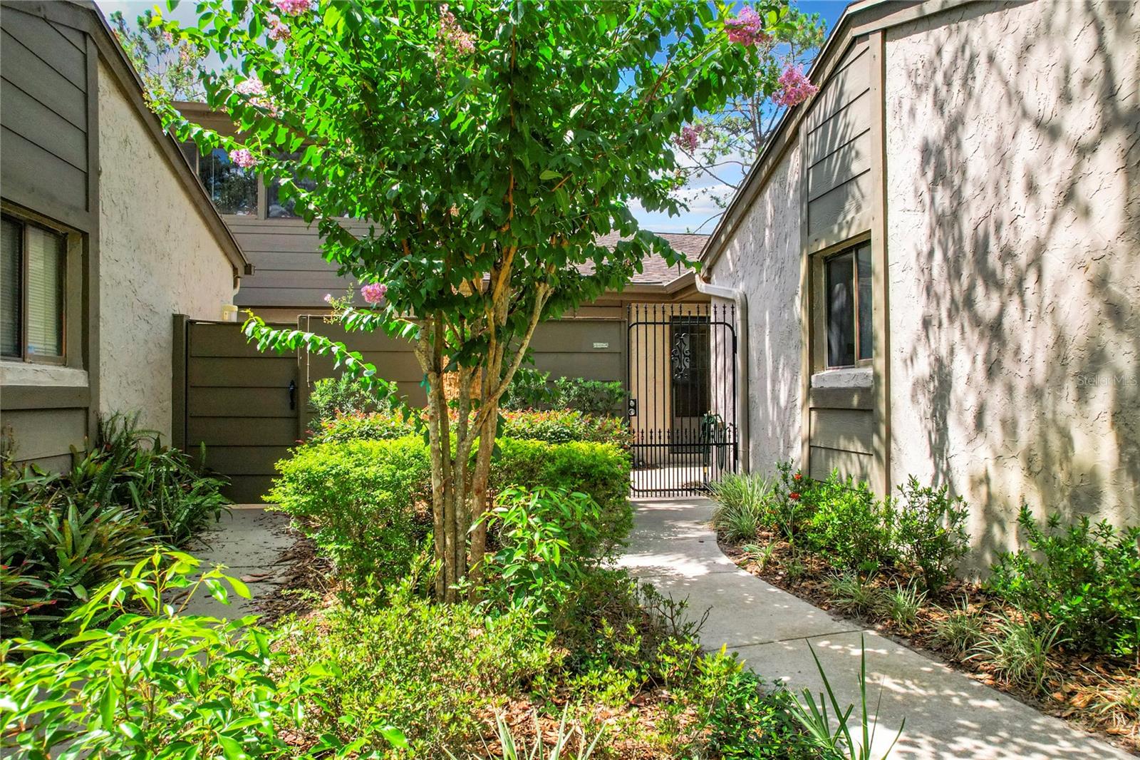 603 WOODRIDGE DR