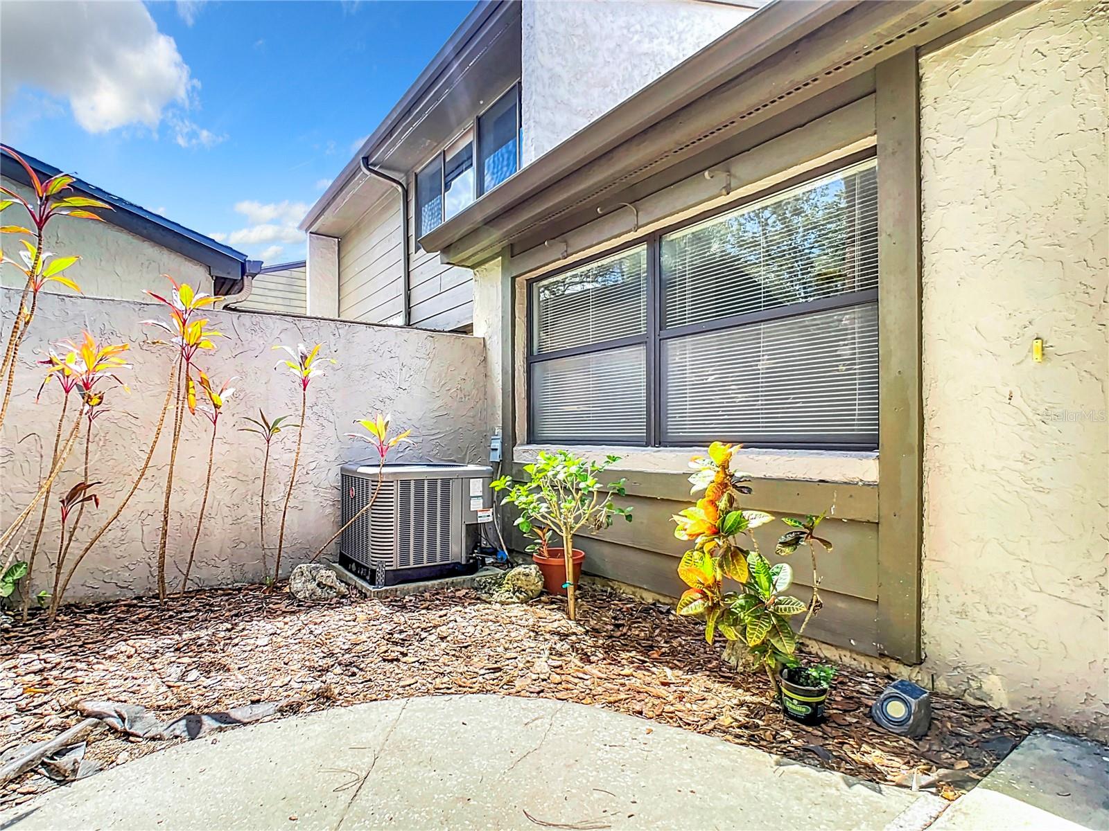 603 WOODRIDGE DR