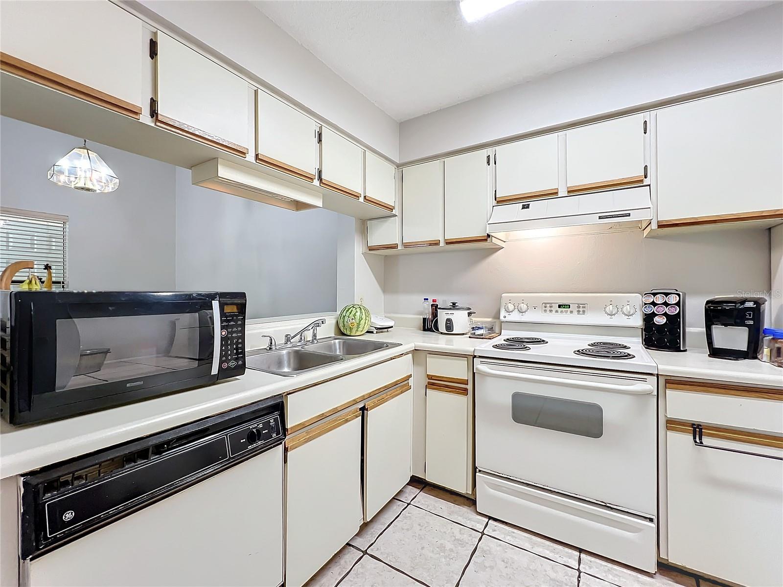2966 S SEMORAN BLVD #1608