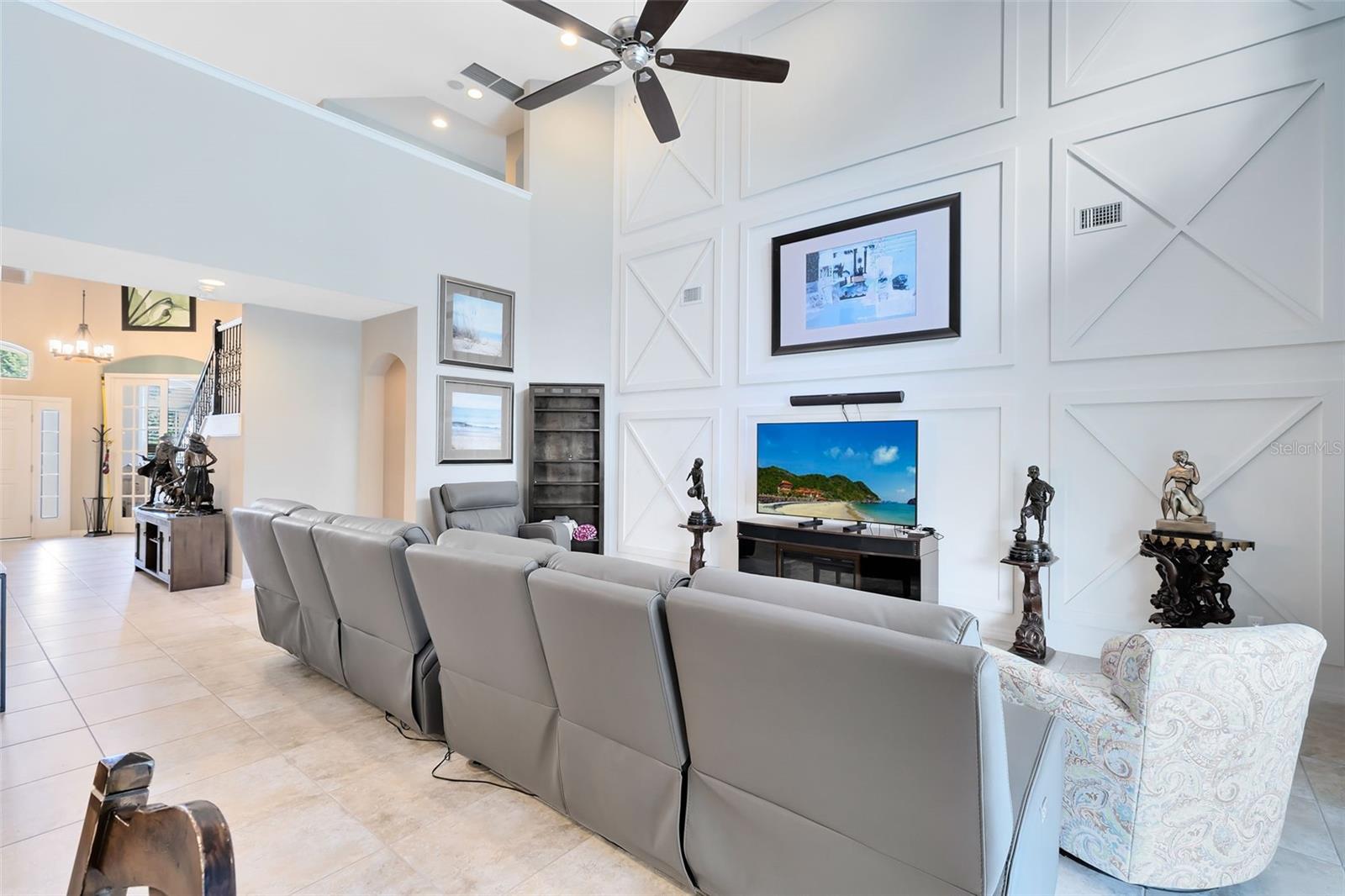 2012 SANDY GARDEN LN