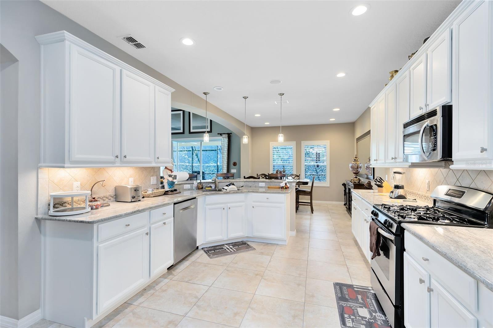 2012 SANDY GARDEN LN