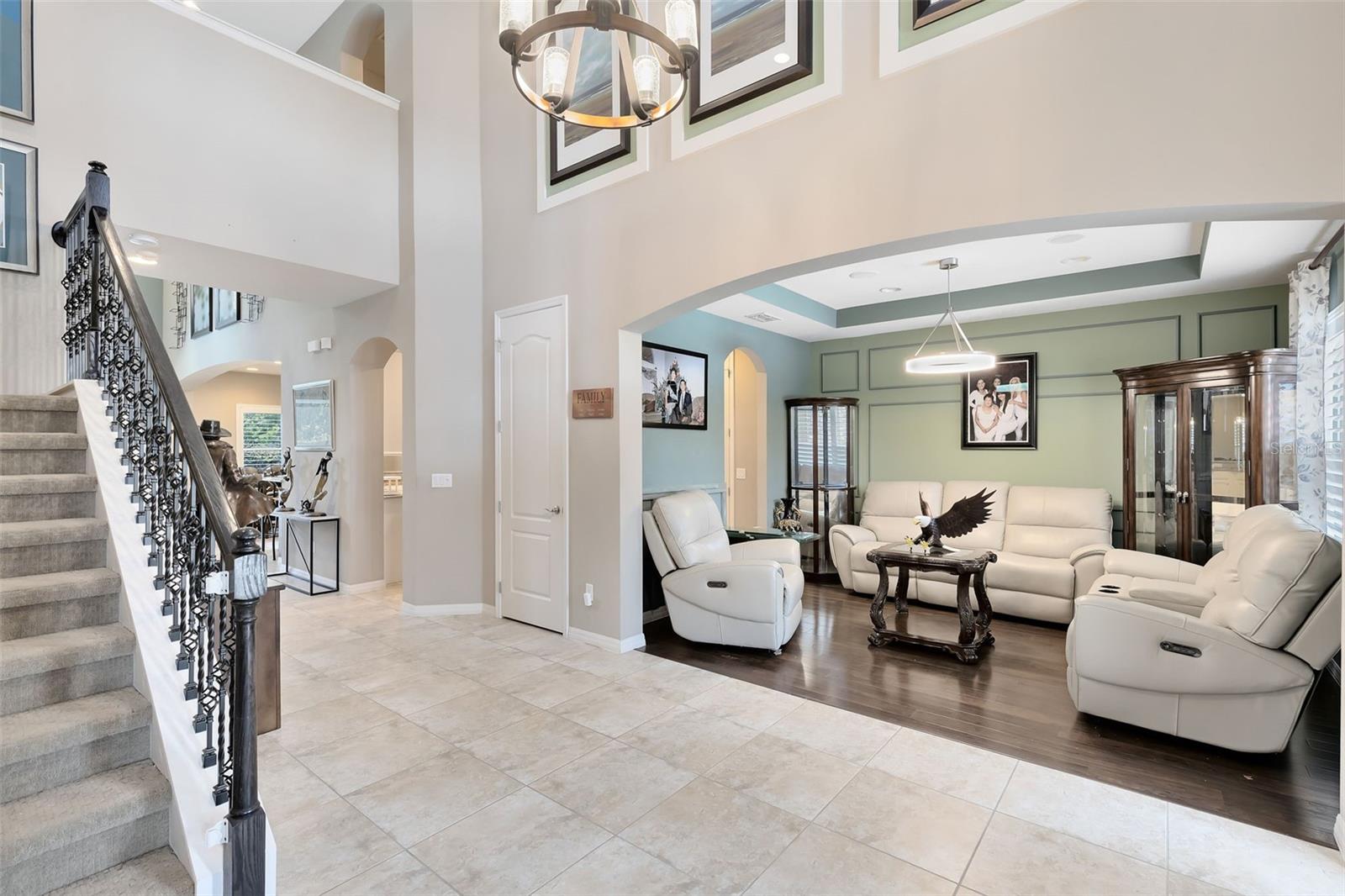 2012 SANDY GARDEN LN