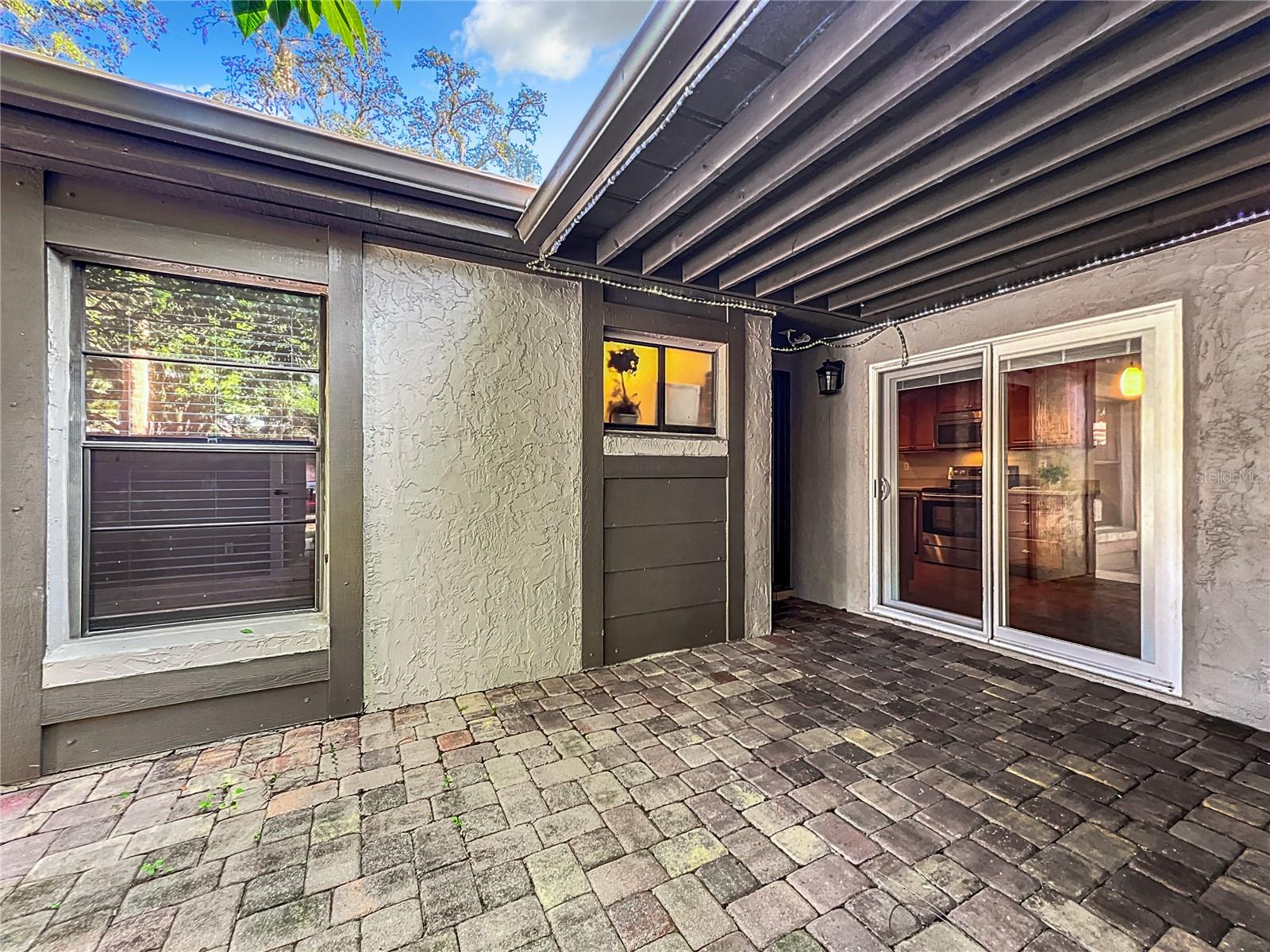 600 WOODRIDGE DR
