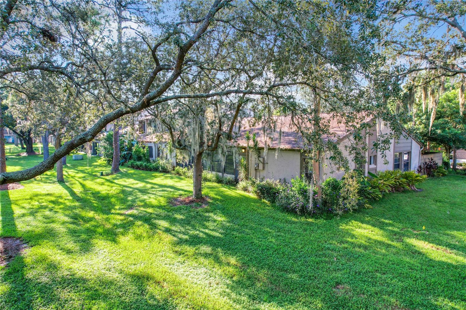 600 WOODRIDGE DR