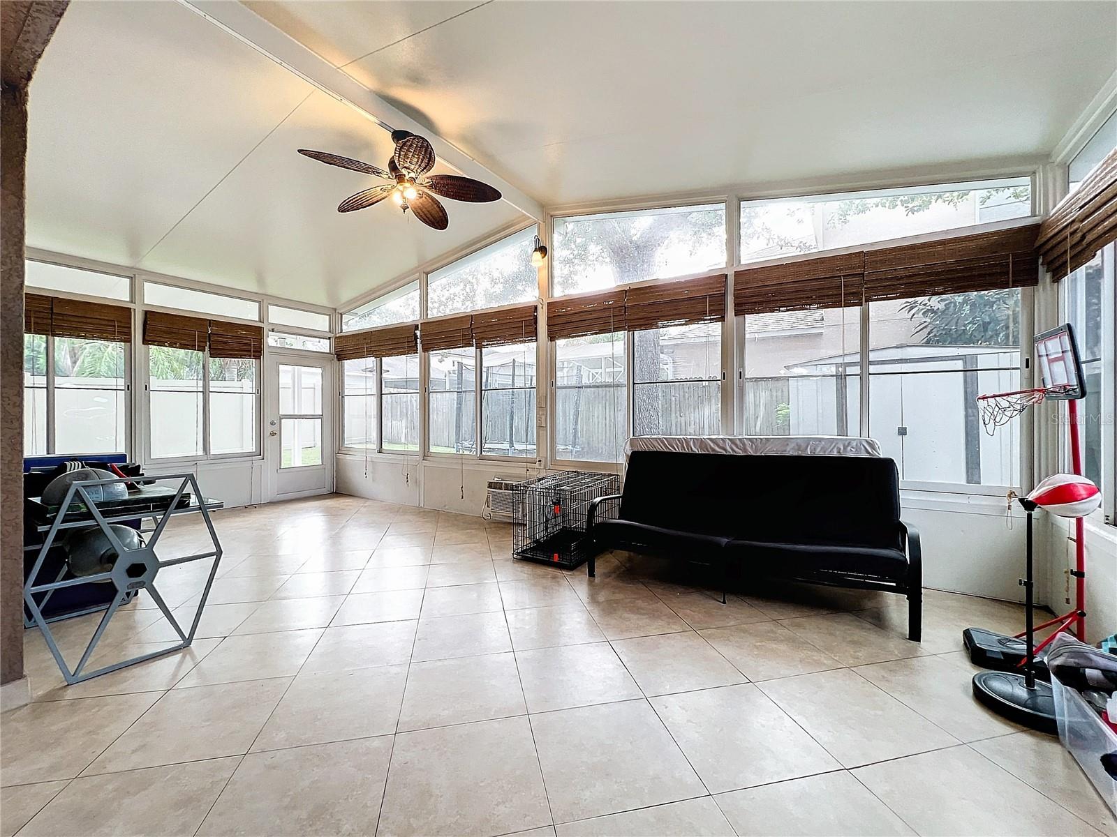 4616 RIVERTON DR