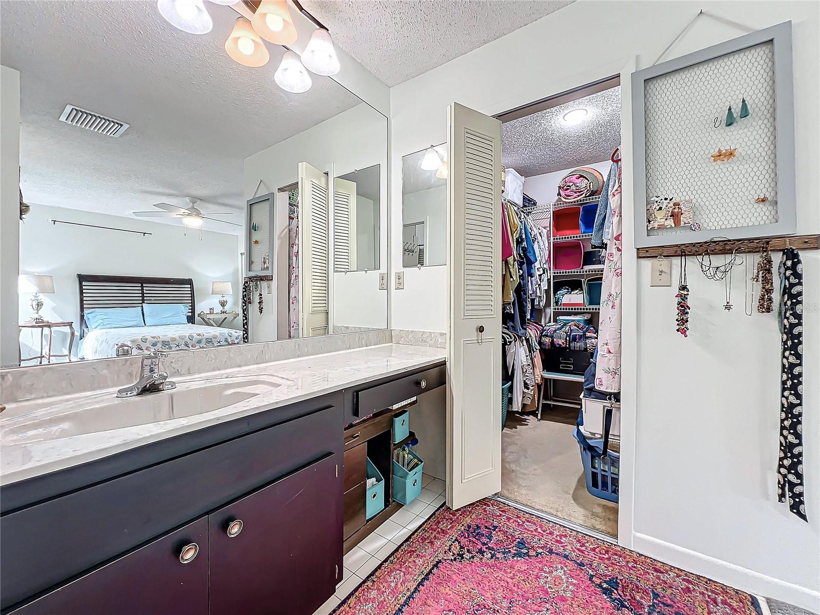 615 WOODRIDGE DR