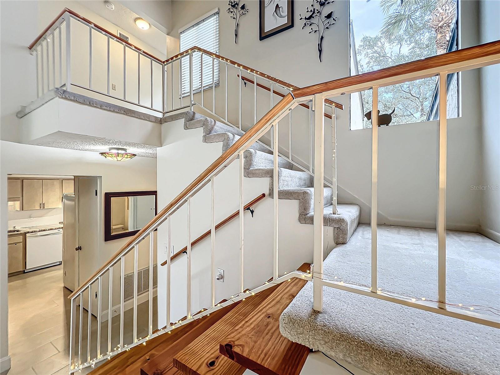 615 WOODRIDGE DR