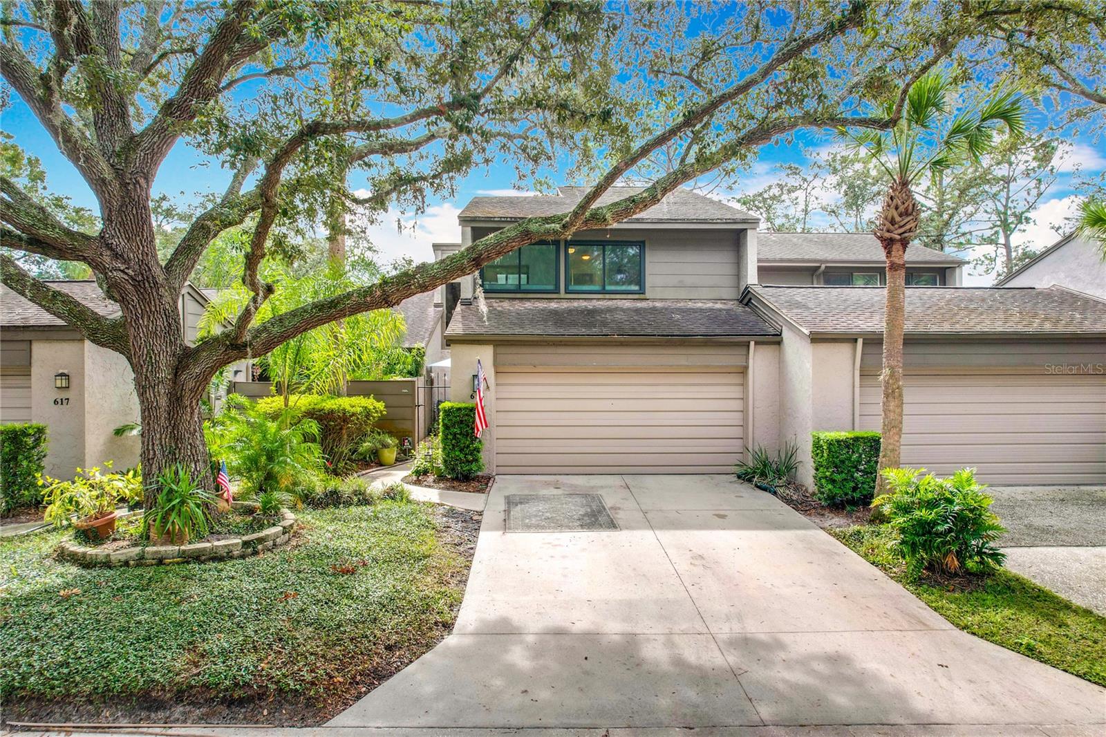 615 WOODRIDGE DR