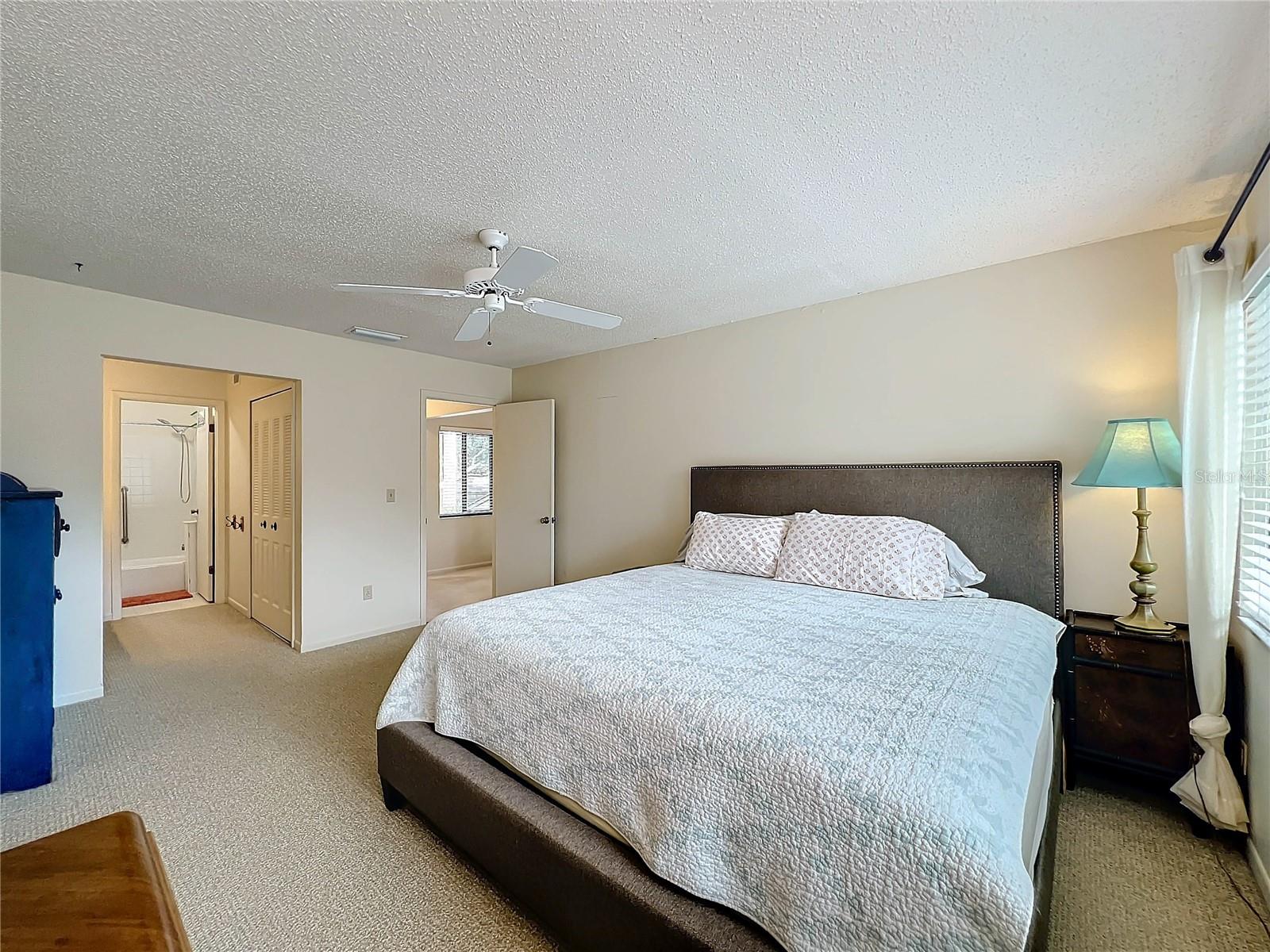 615 WOODRIDGE DR