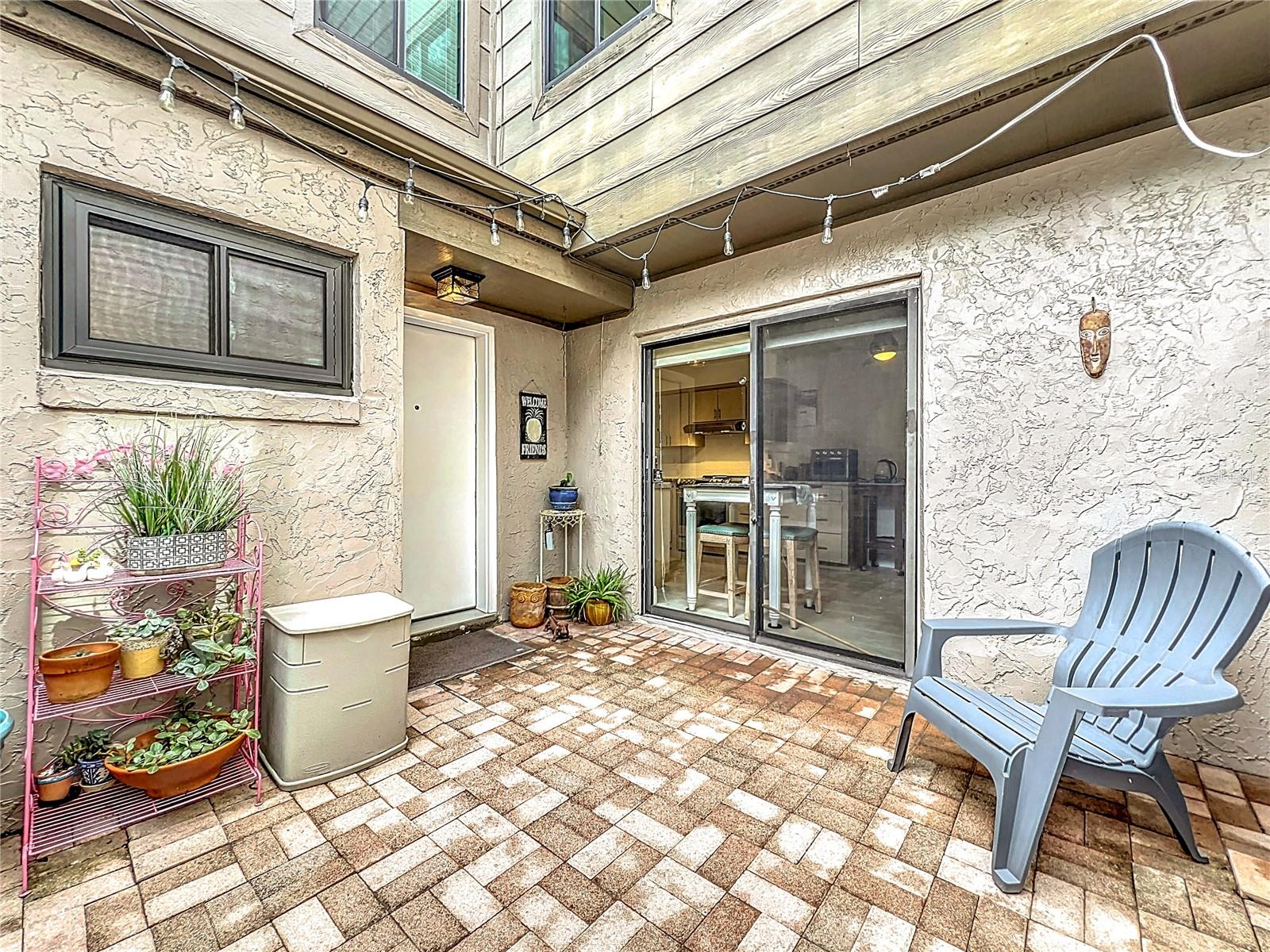 615 WOODRIDGE DR