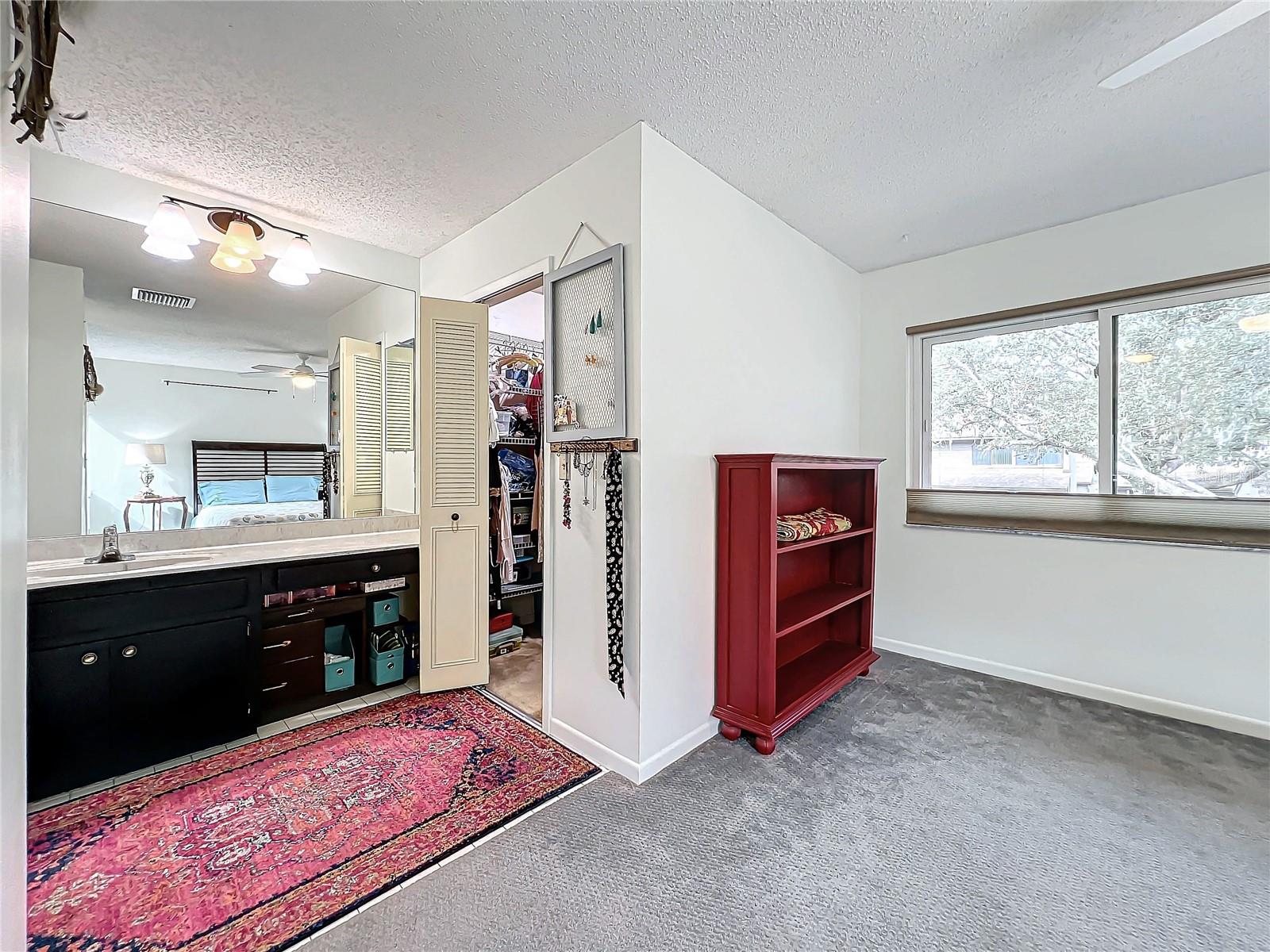 615 WOODRIDGE DR